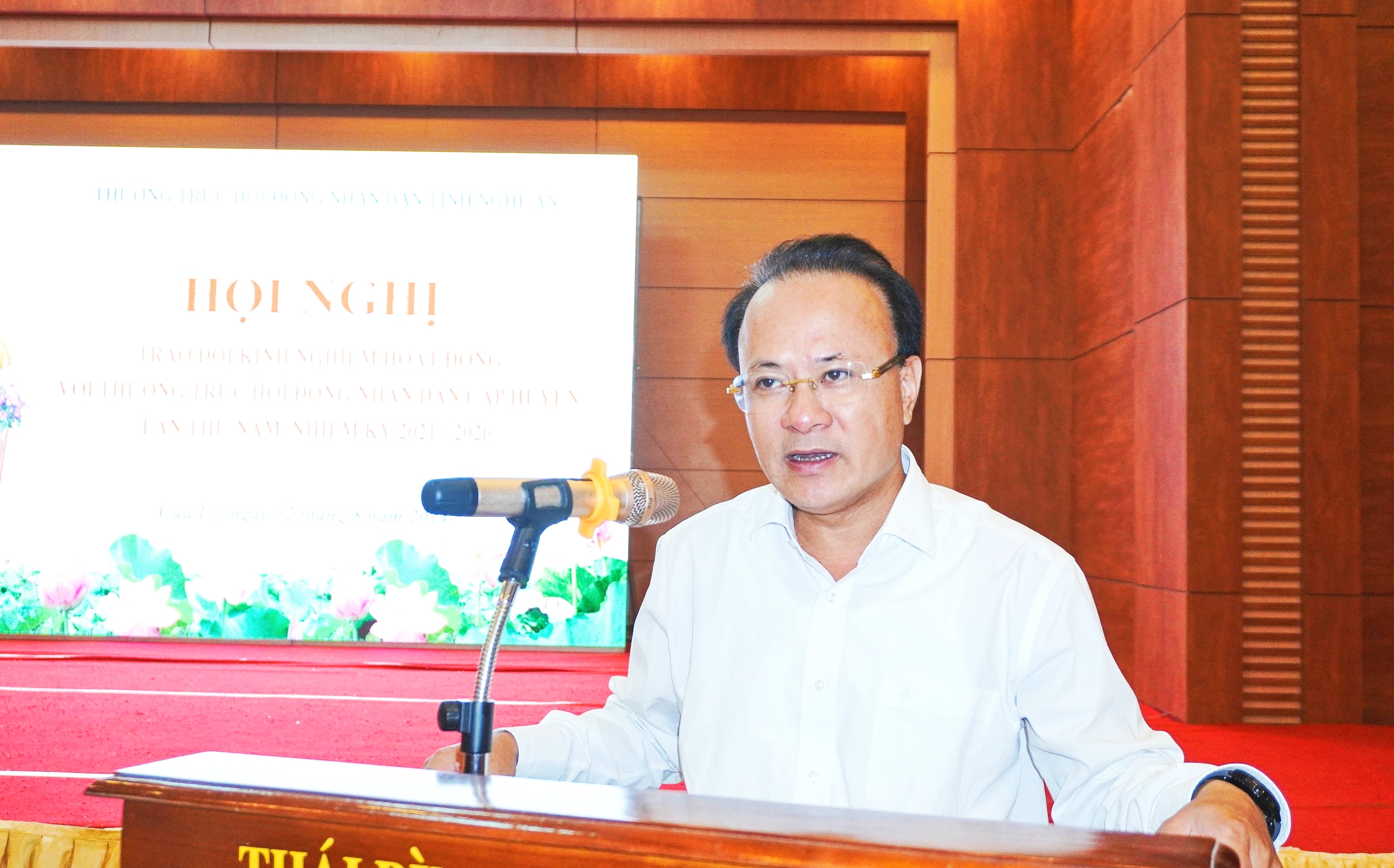 Tiếp tục đổi mới năng cao năng lực, hiệu lực, hiệu quả hoạt động của HĐND cấp tỉnh, cấp huyện *
