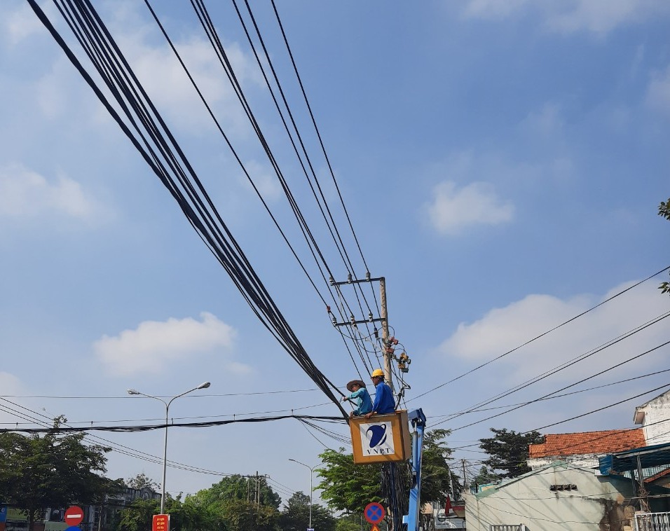 Ủy ban nhân dân tỉnh trả lời kiến nghị của cử tri Lương Khăm Niên, Chủ tịch Hội Người cao tuổi thị trấn Thạch Giám, Tương Dương về nâng cấp điểm phát sóng mạng di động