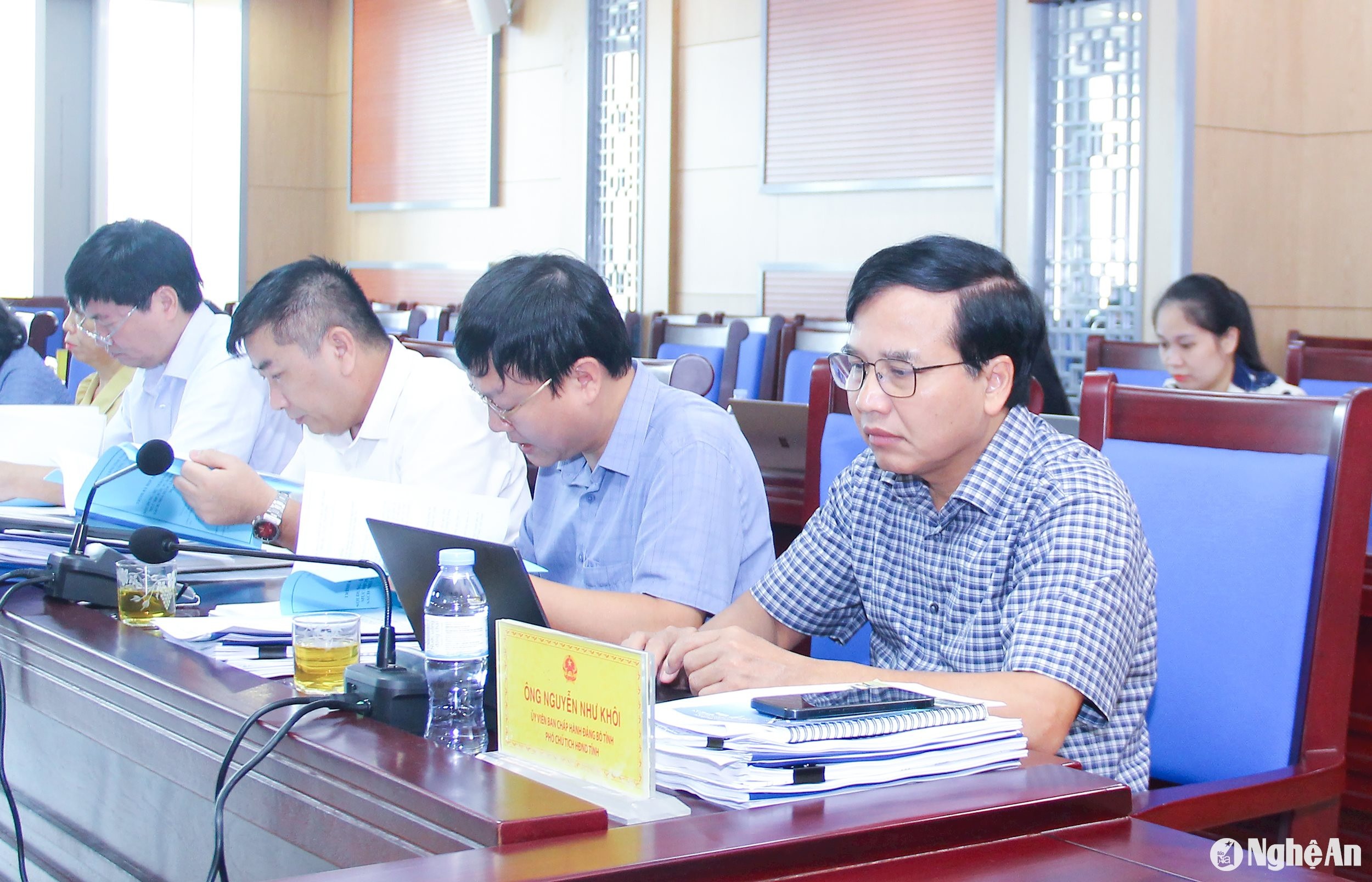 bna_-lanh-dao-hdnd-tinh-va-cac-thanh-vien-ban-kinh-te-ngan-sach-hdnd-tinh.jpg