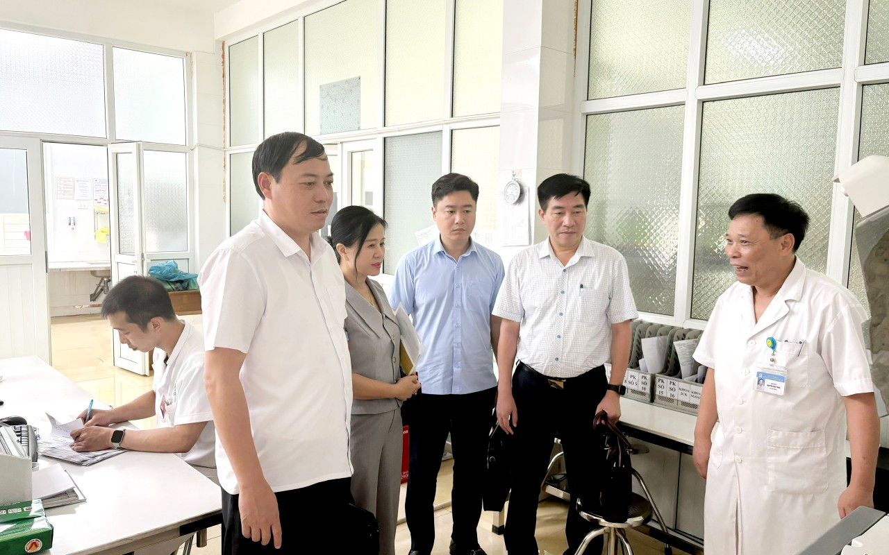 Kịp thời tháo gỡ các khó khăn cho các đơn vị y tế trong công tác đấu thầu, mua sắm thuốc, vật tư, thiết bị y tế