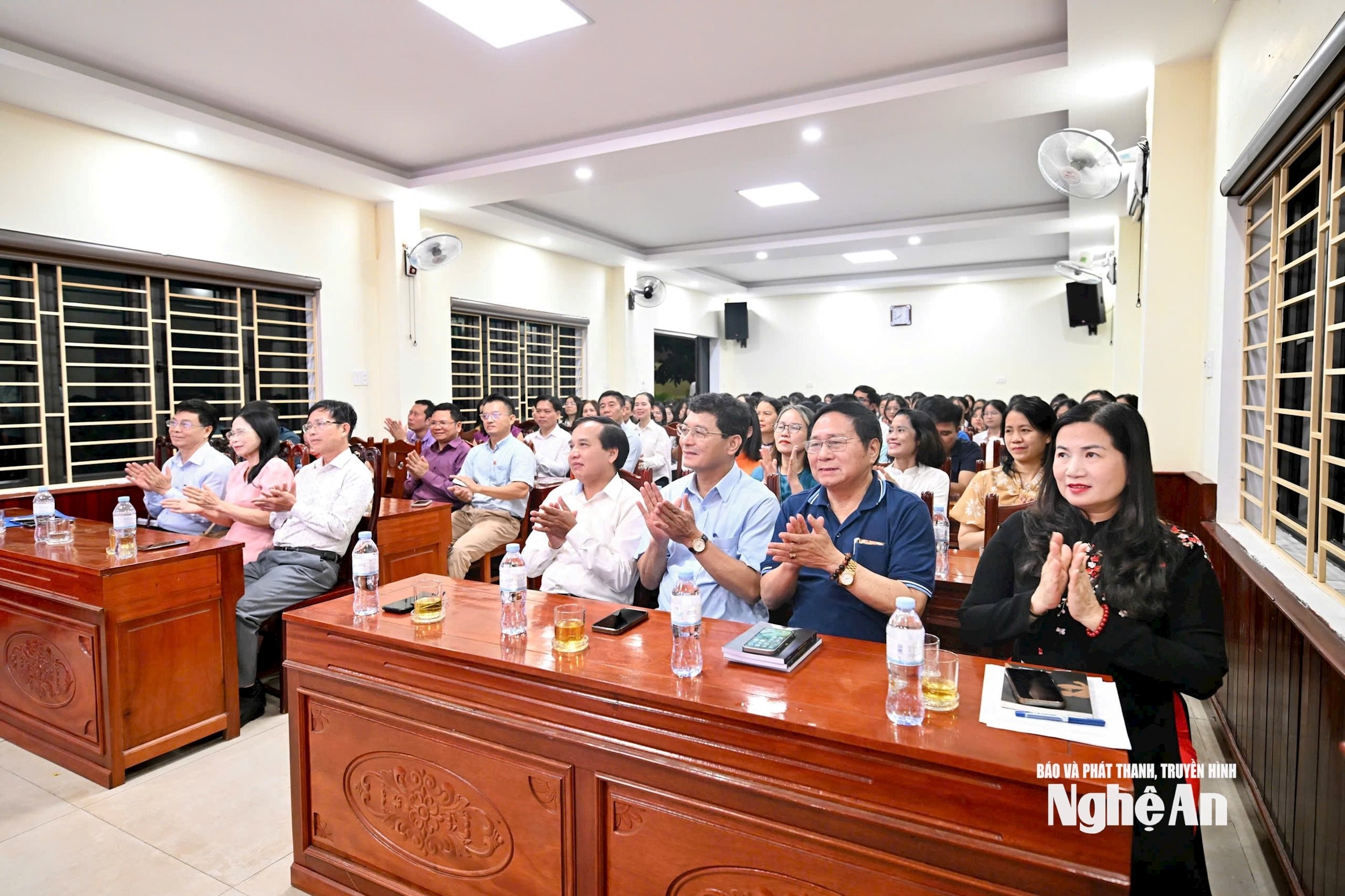 bna_cac-dai-bieu-tham-du..jpg