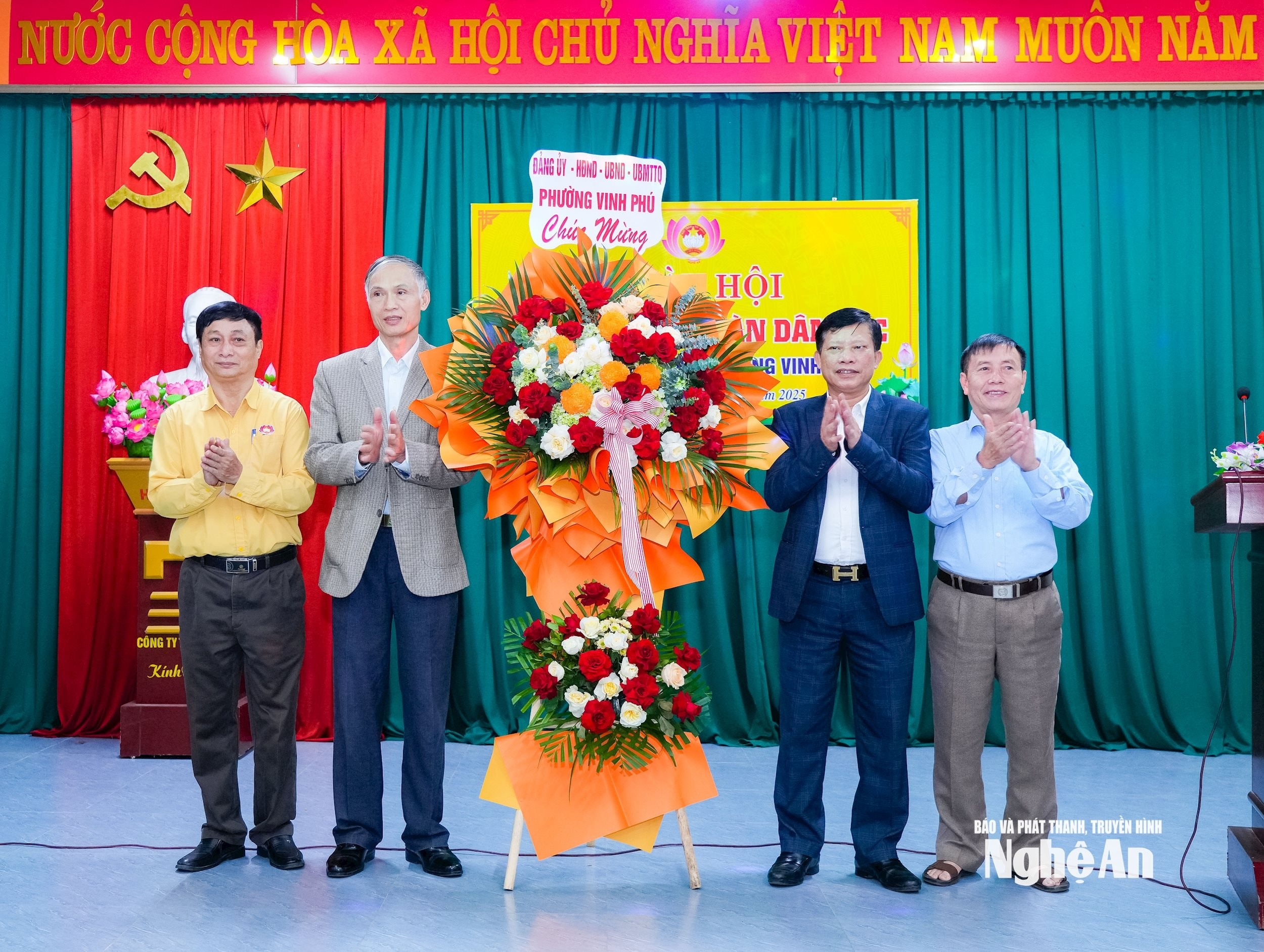 bna_-phuong-tang-qua-.jpg