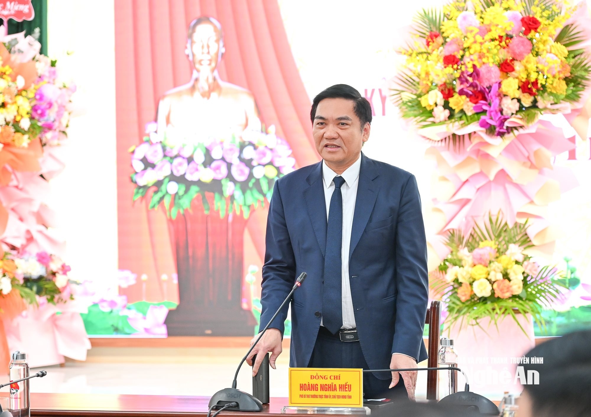 bna_pho-bi-thu-thuong-truc-chuc-mung-ngay-truyen-thong-mttq-4.jpg
