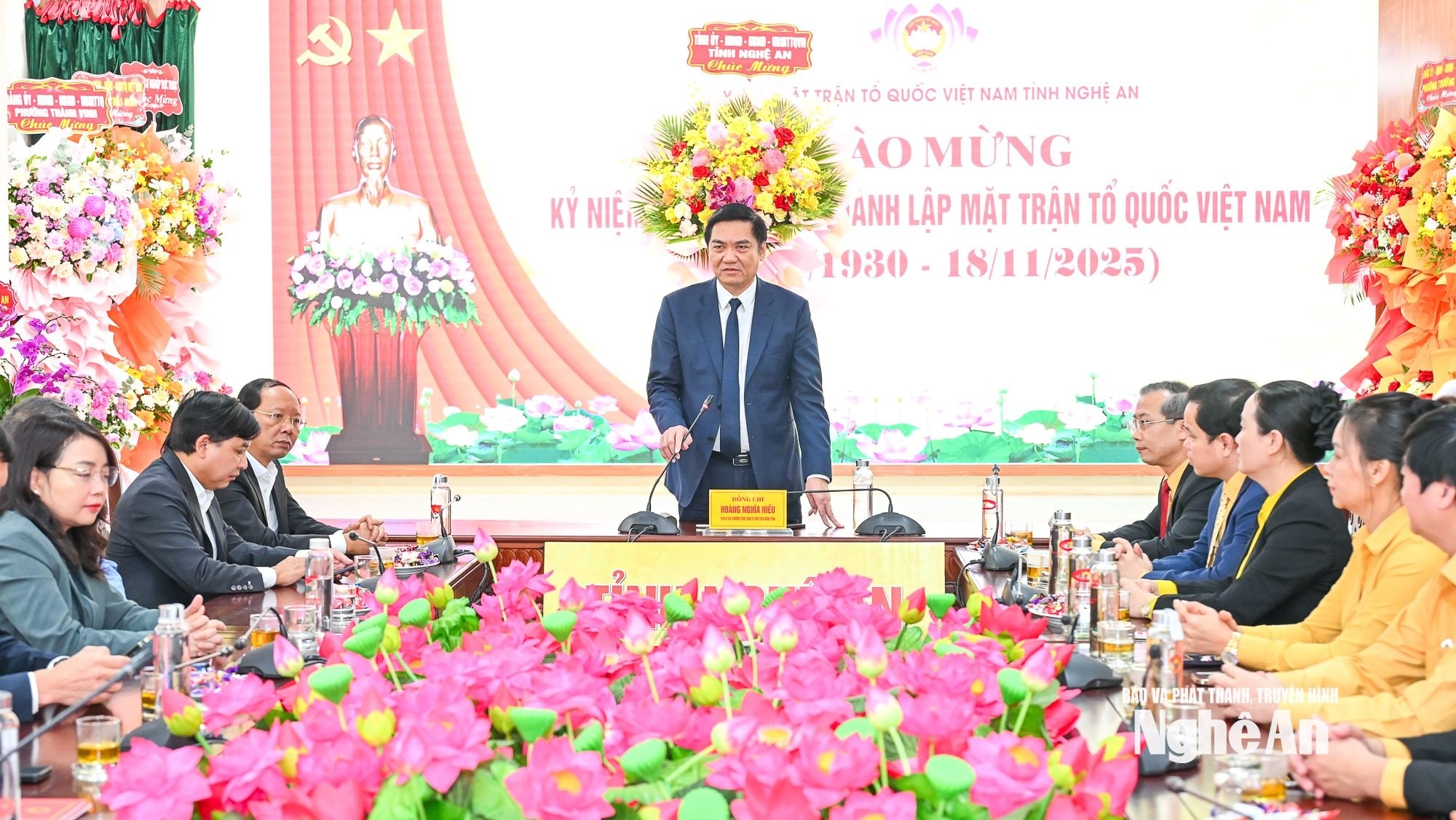 bna_pho-bi-thu-thuong-truc-chuc-mung-ngay-truyen-thong-mttq-5.jpg