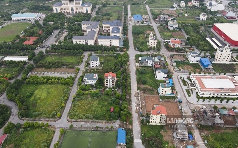Cử tri Quỳnh Lưu và Nghi Lộc kiến nghị sửa đổi cách xác định nguồn gốc đất trước năm 1980