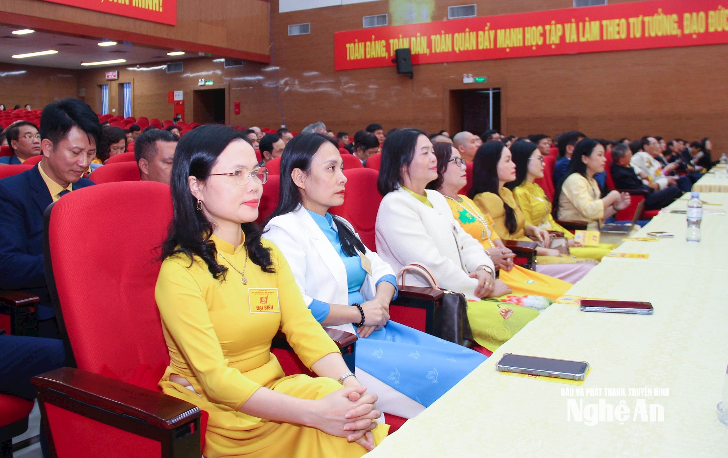 bna_-cac-dai-bieu-tham-du-dai-hoi.-anh-mai-hoa.jpg