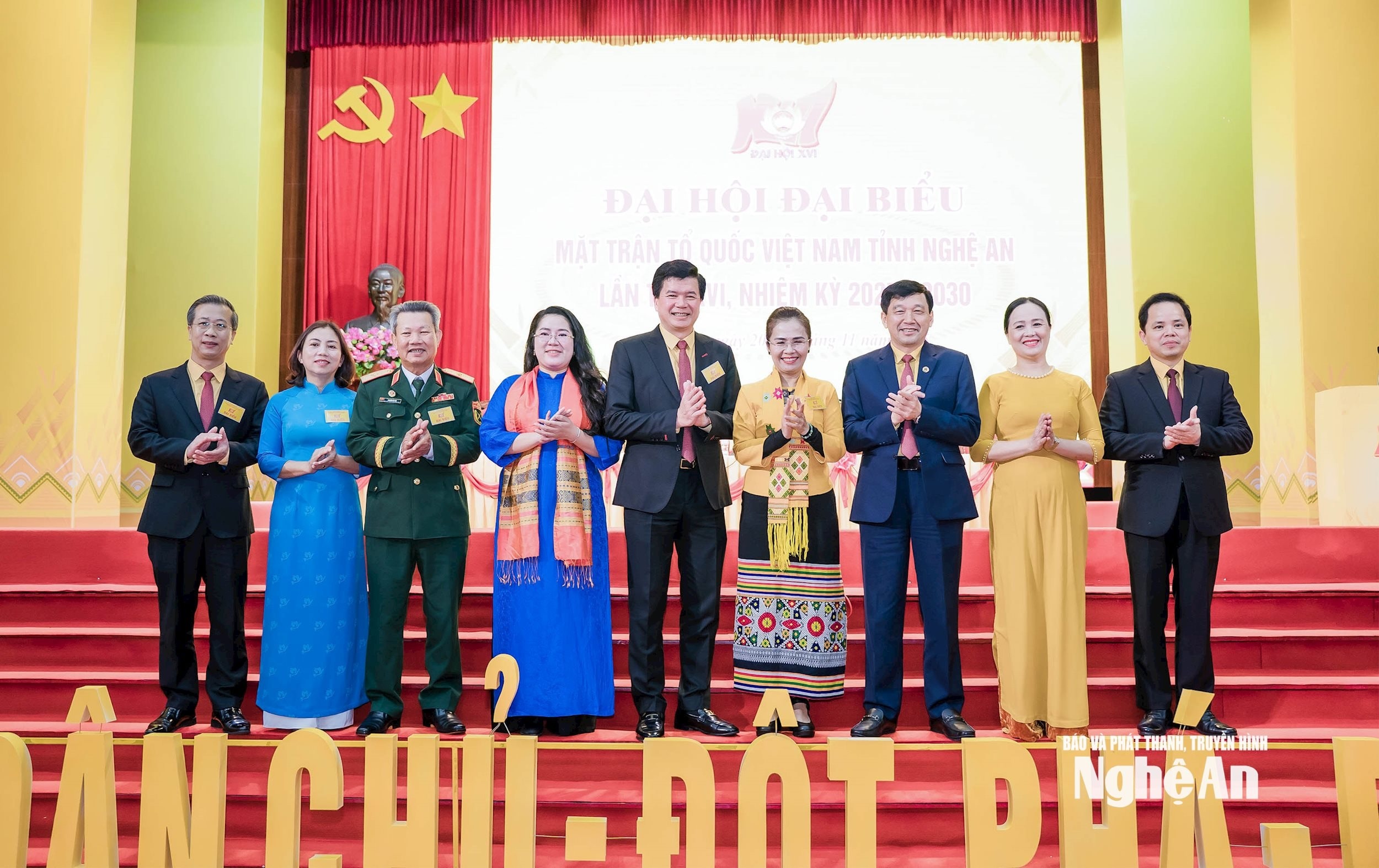 bna_-chu-tich-va-8-pho-chu-tich-.jpg