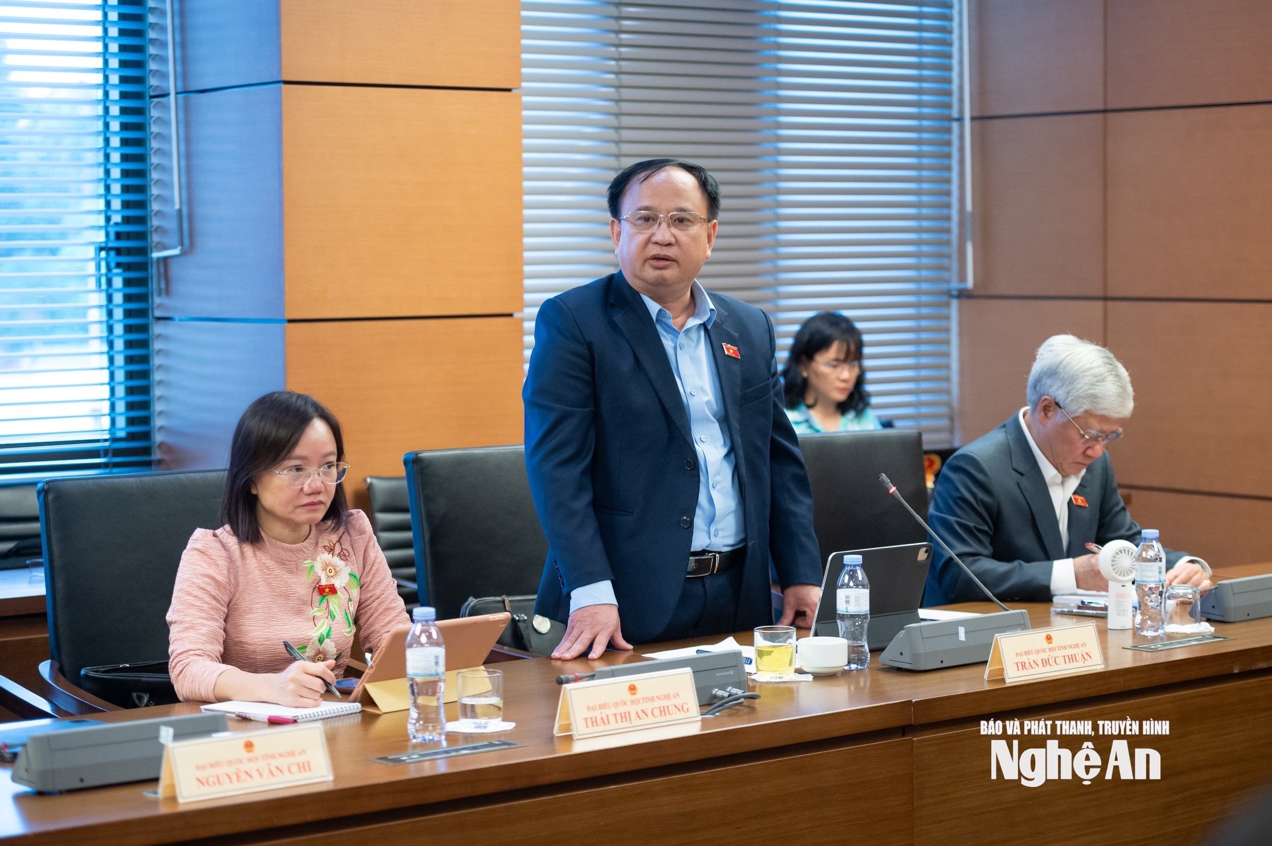 bna_20251104-t7-15.jpg