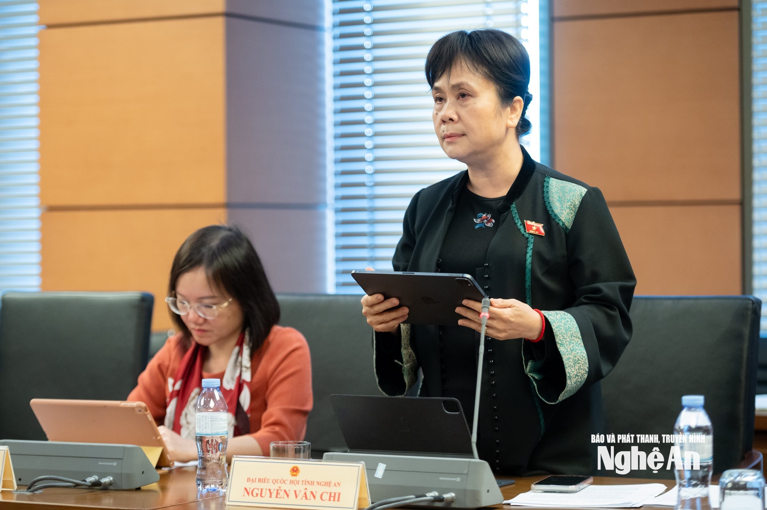 bna_20251105-t7-8.jpg