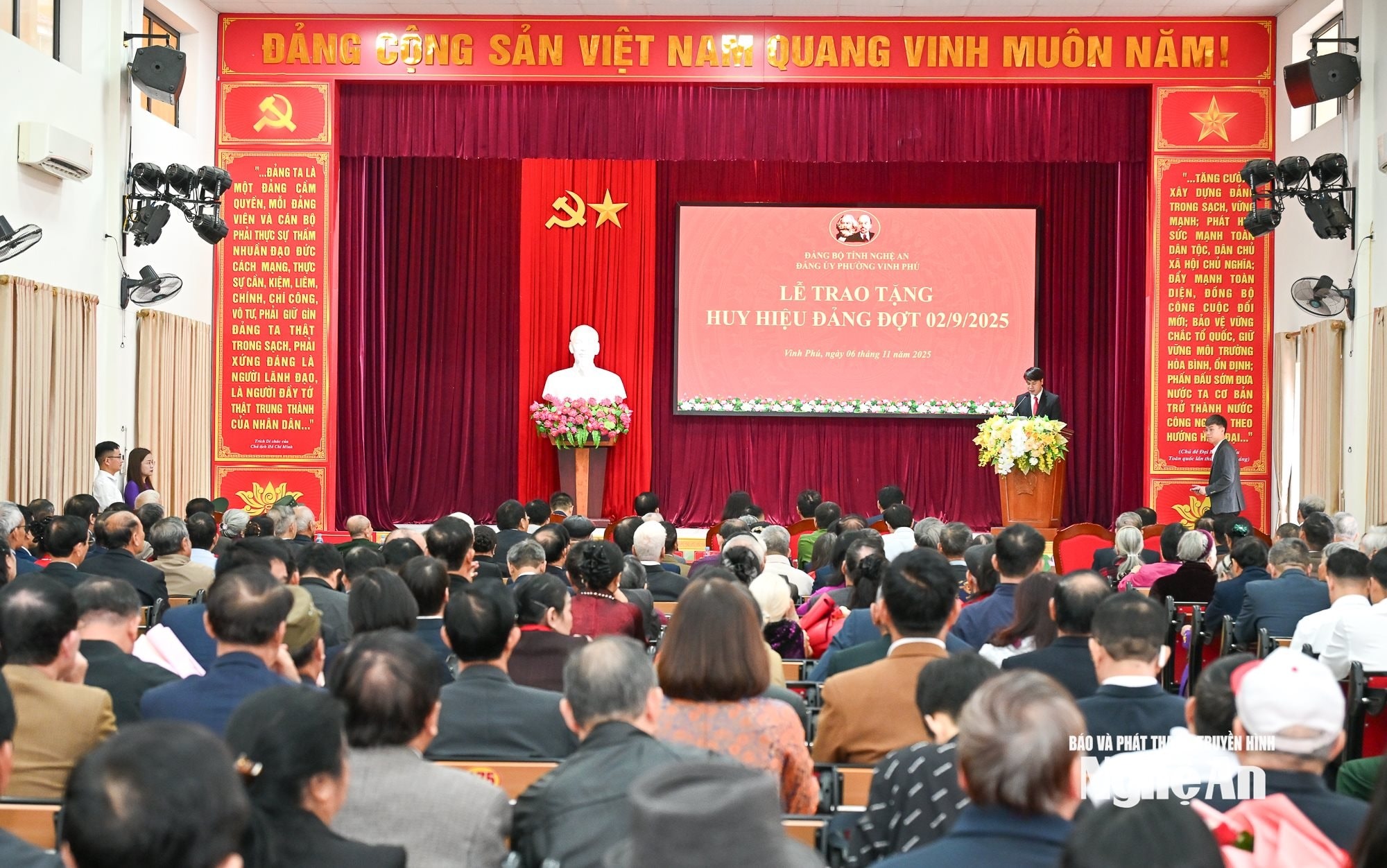 bna_trao-huy-hieu-dang-9.jpg