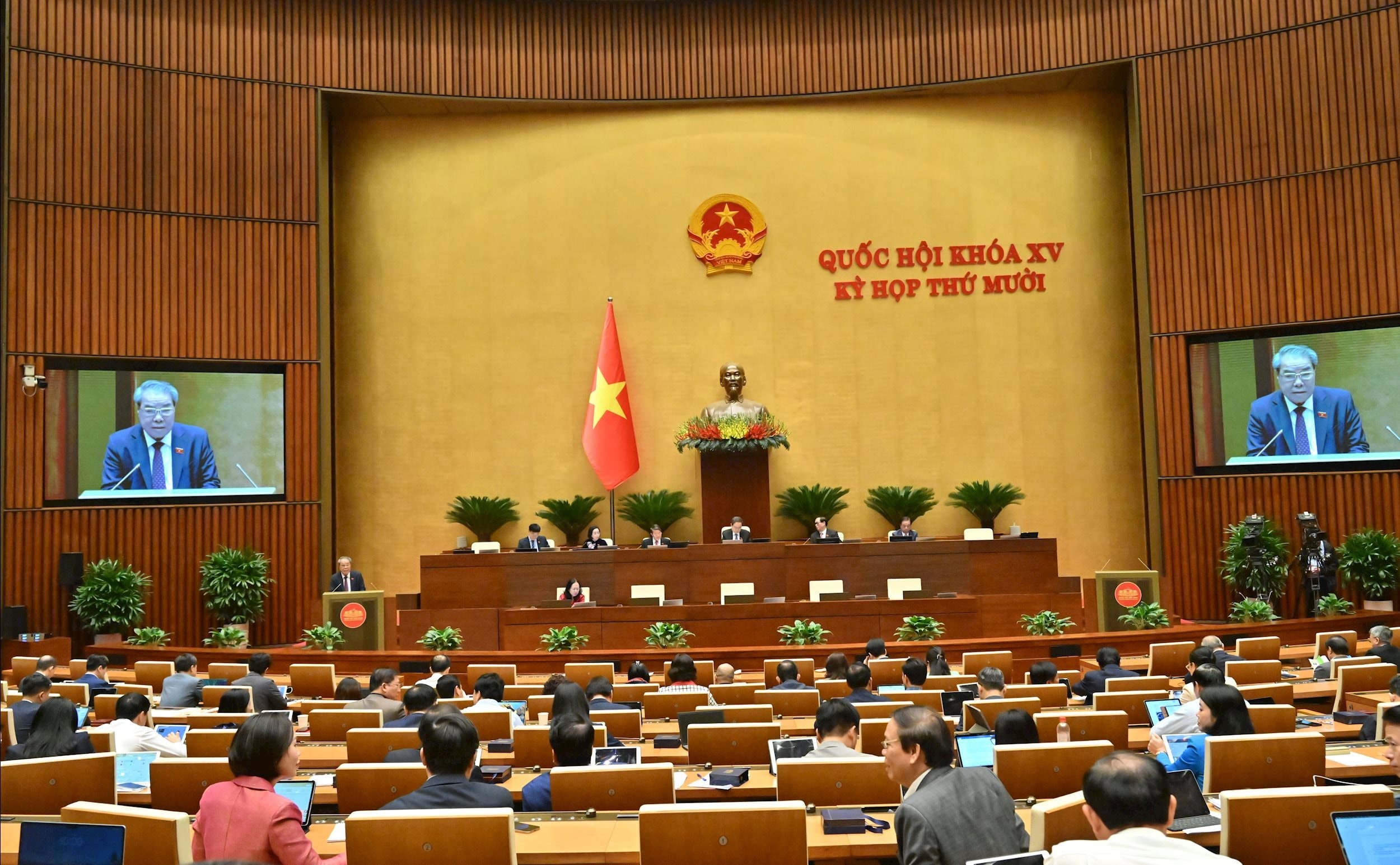 chu-nhiem-uy-ban-dan-nguyen-va-giam-sat-duong-thanh-binh(1).jpg