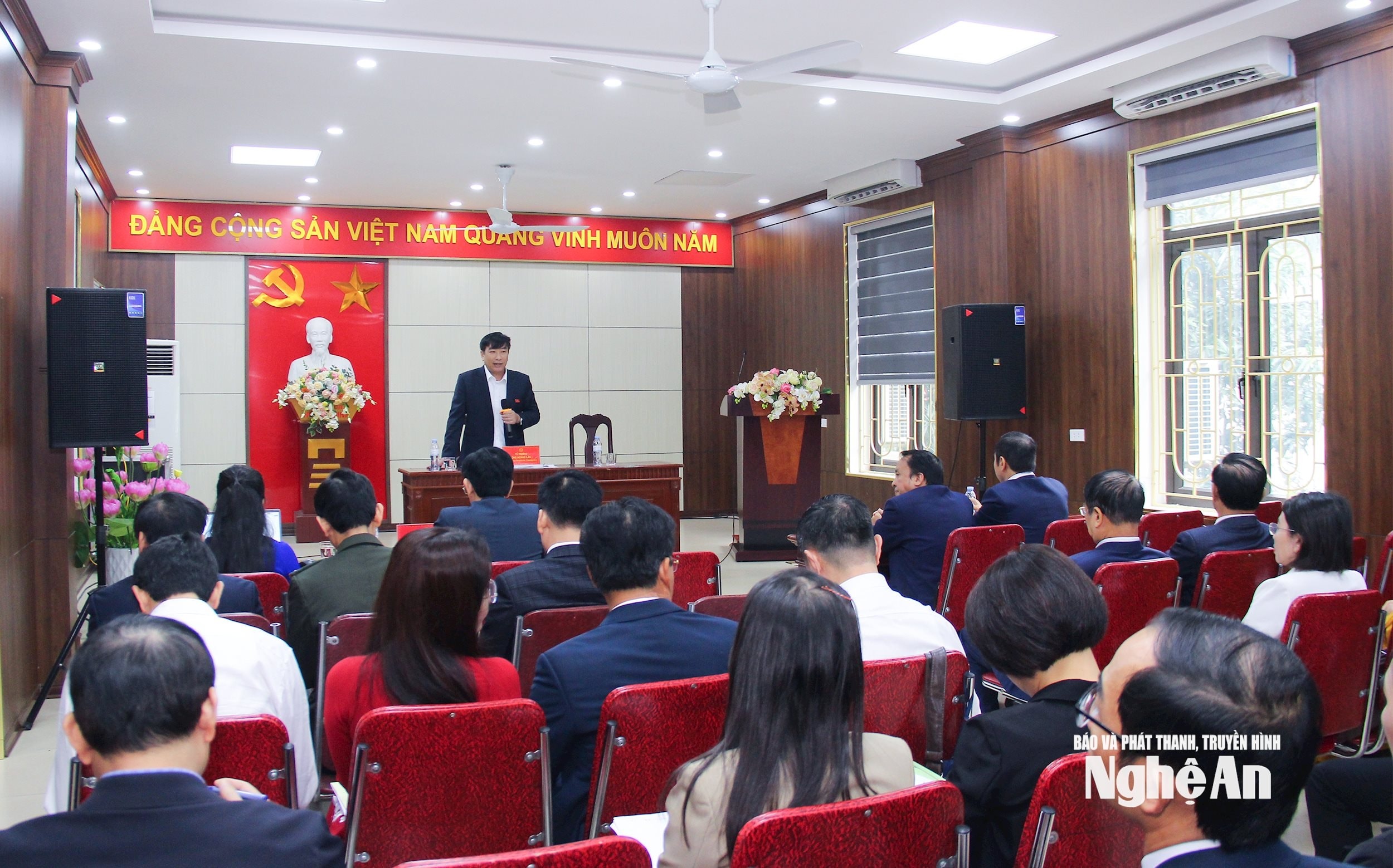 bna_-quang-canh-phien-thao-luan-to-3.-anh-mai-hoa.jpg