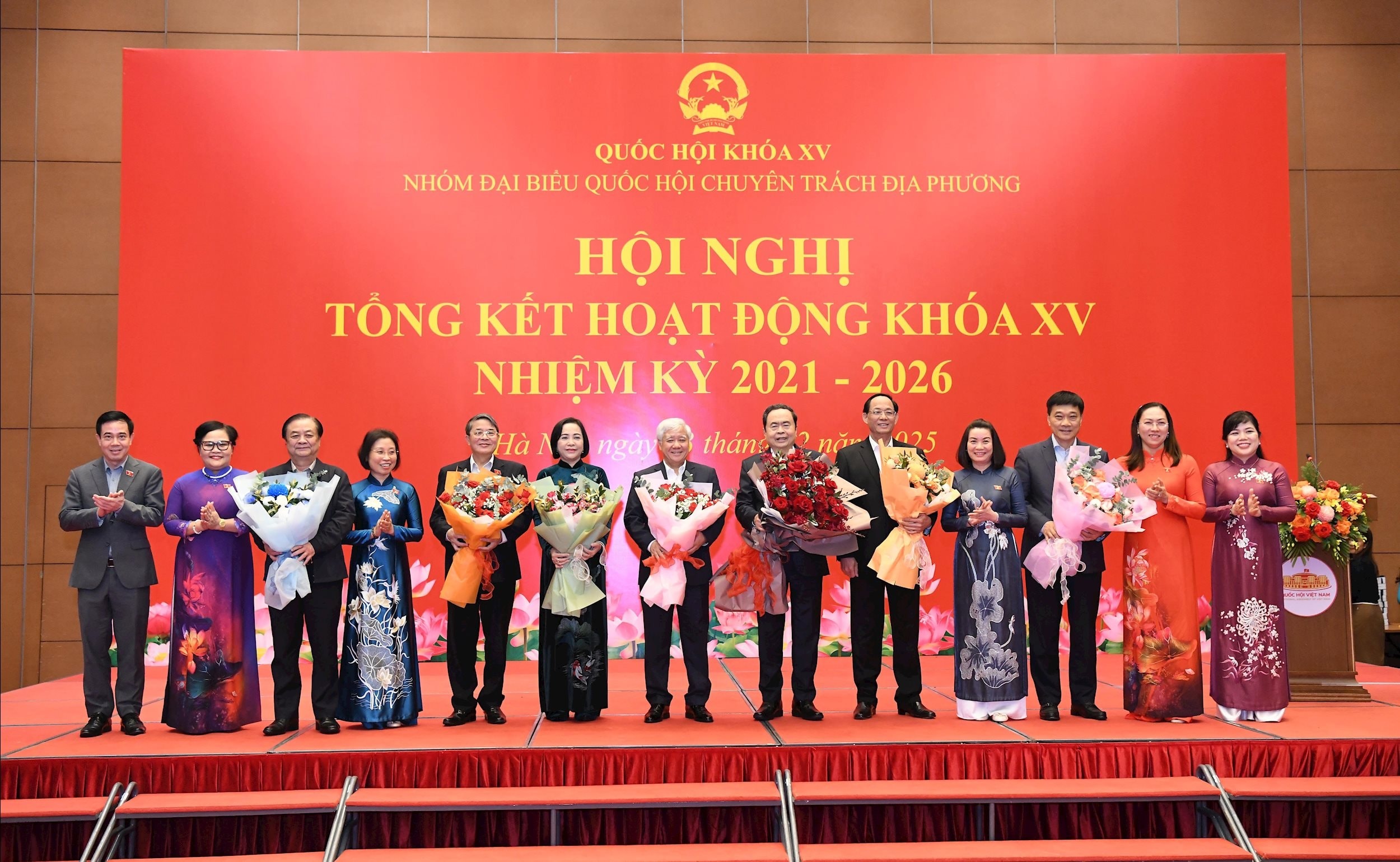 dai-dien-nhom-dai-bieu-quoc-hoi-chuyen-trach-dia-phuong-tang-hoa-ctqh-va-cac-pctqh.jpg
