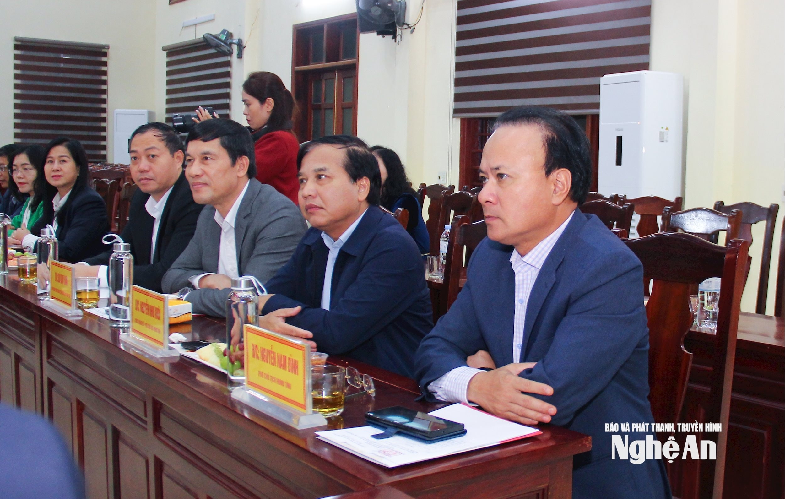 bna_-cac-dong-chi-thuong-truc-hdnd-tinh-tham-gia-cuoc-khao-sat.-anh-mai-hoa.jpg