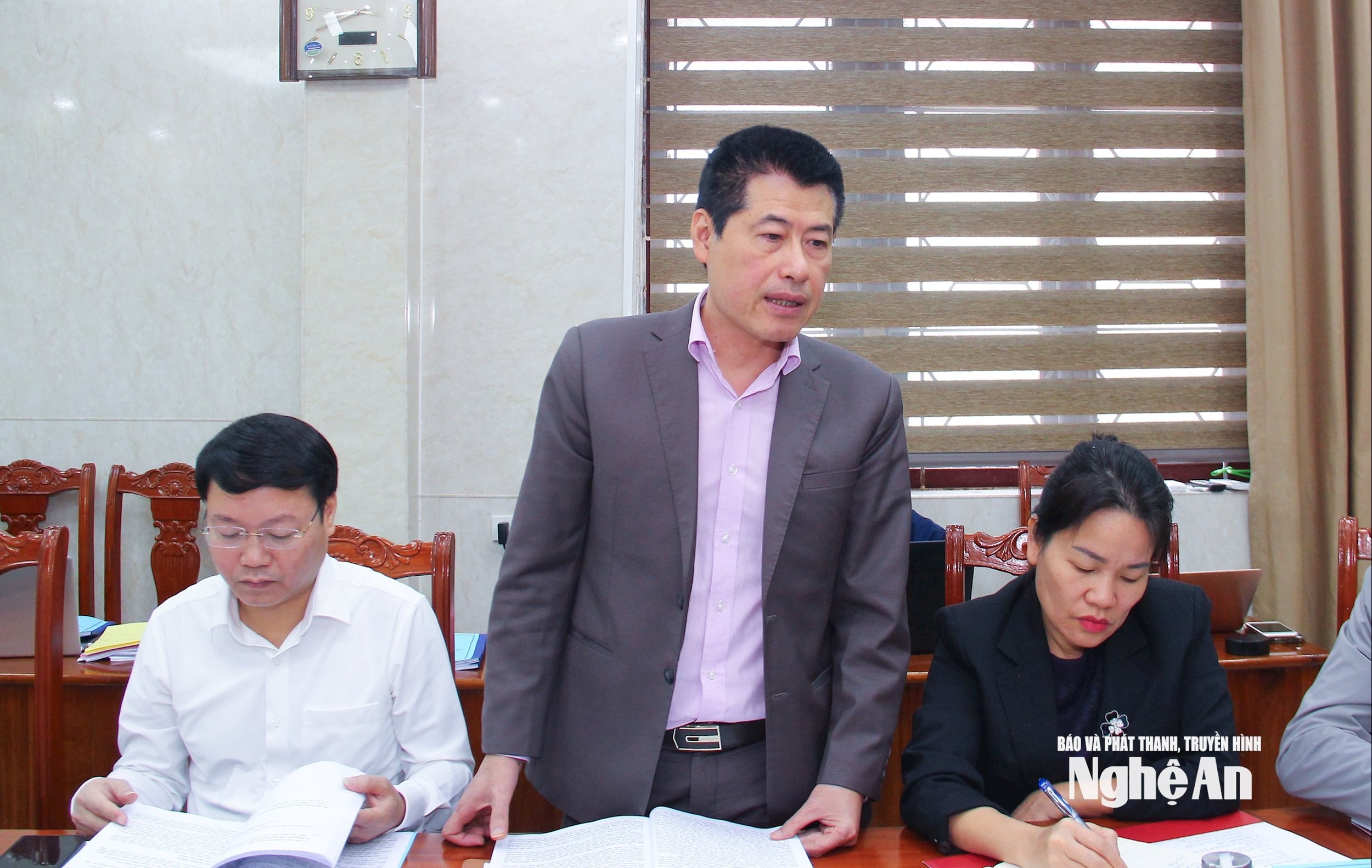 bna_-dong-chi-le-truong-giang-pho-truong-ban-to-chuc-tinh-uy.jpg