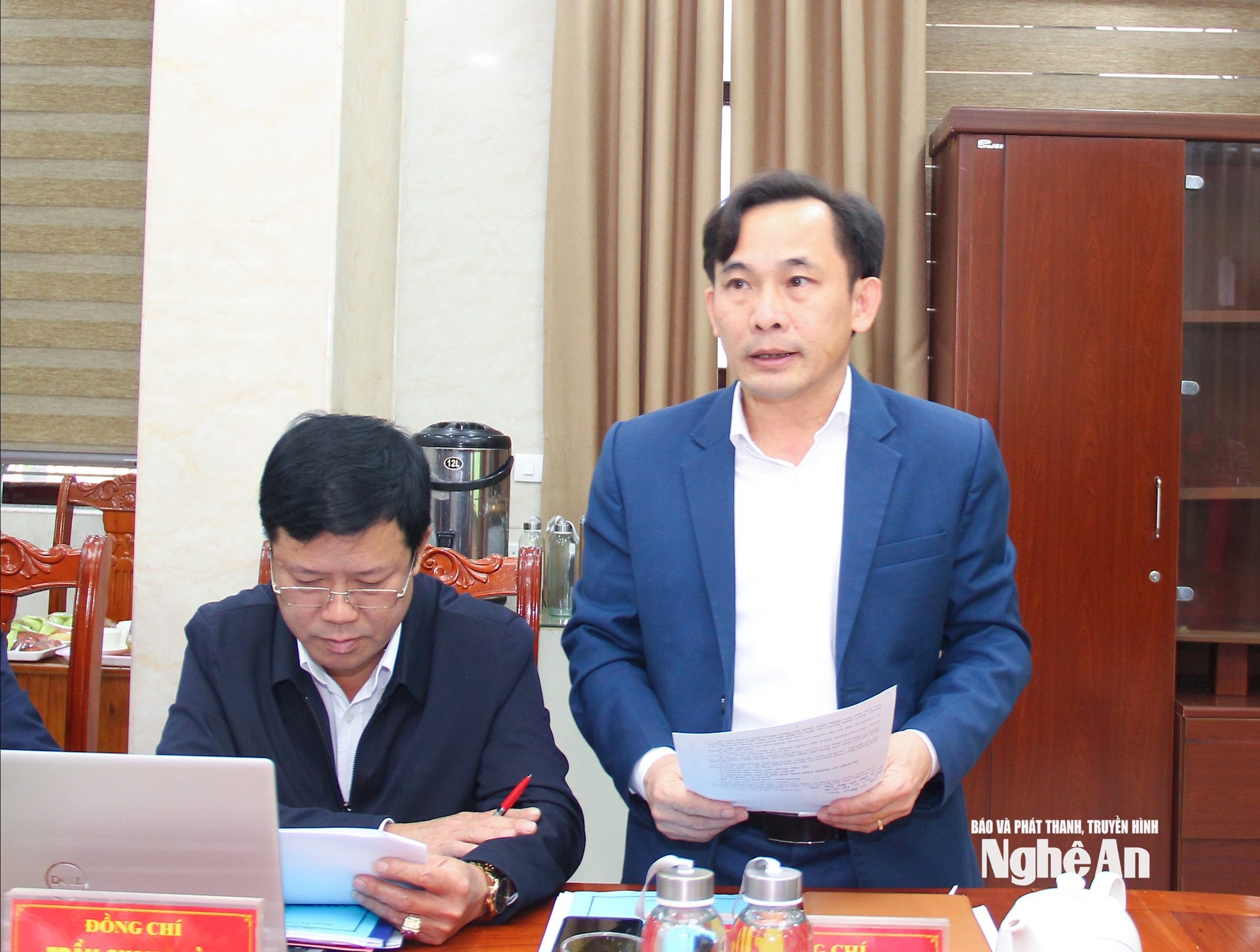 bna_-dong-chi-ngo-dinh-vien-pho-bi-thu-dang-uy-cac-co-quan-dang-tinh-bao-cao-kiem-diem-tap-the-ban-thuong-vu-nam-2025.-anh-mai-hoa.jpg