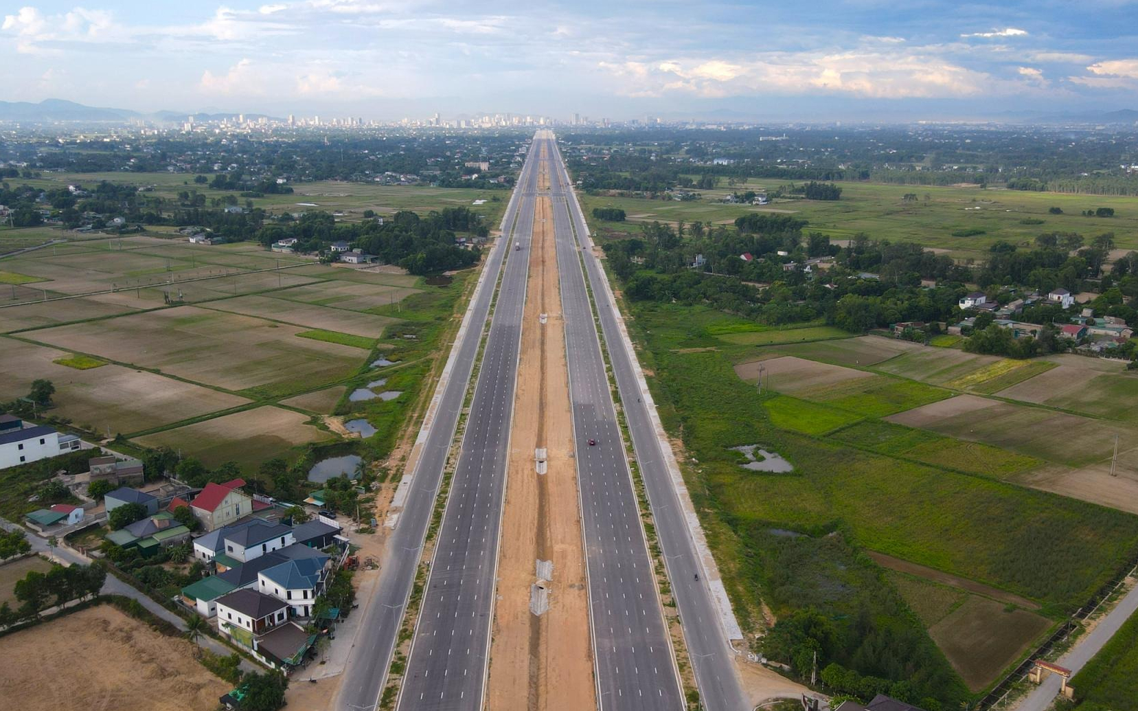 Sở Giao thông vận tải trả lời kiến nghị của cử tri huyện huyện Nghi Lộc về chất lượng công trình đường 72m Vinh - Cửa Lò