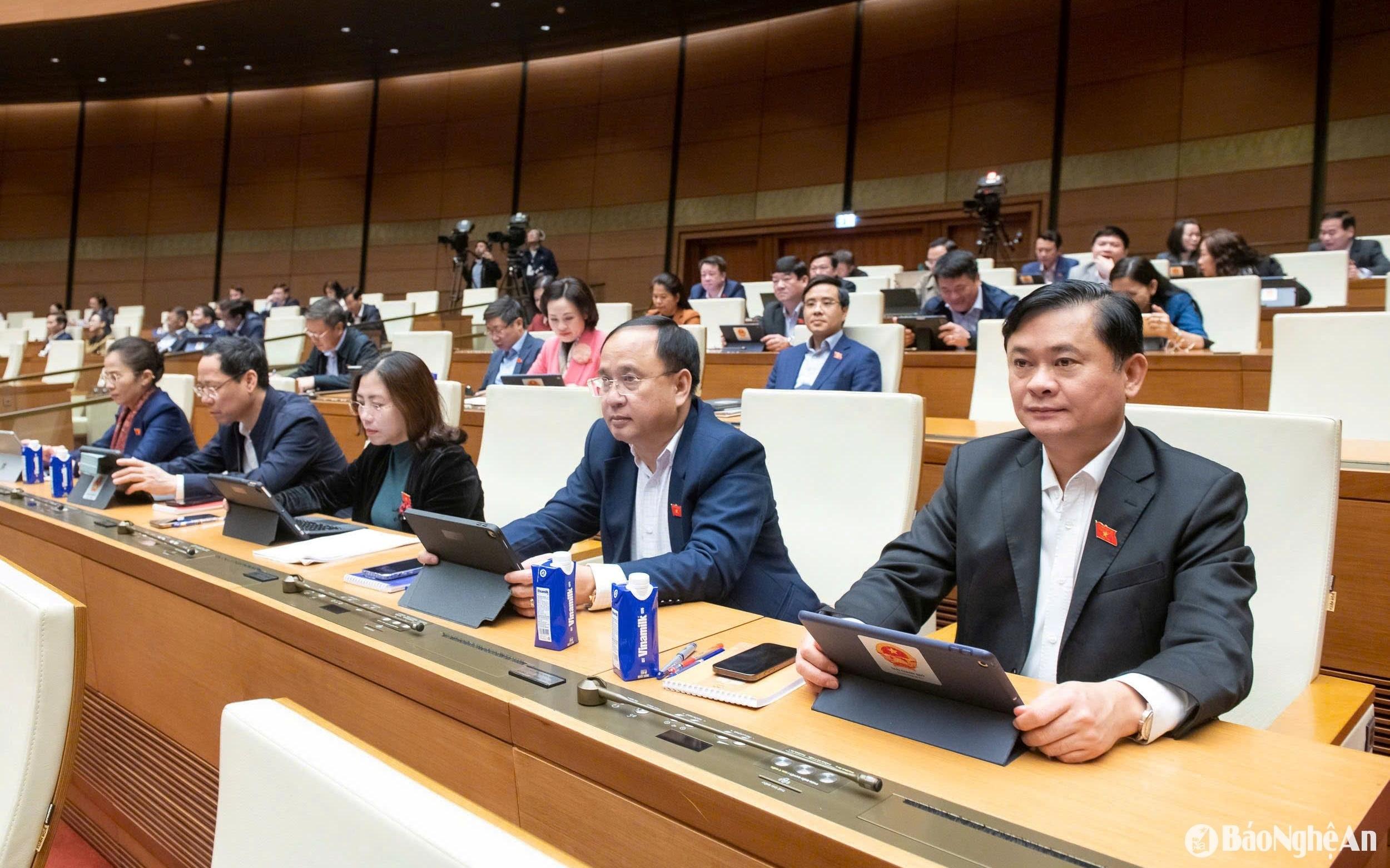 Ngày 18/2: Quốc hội biểu quyết thông qua Luật Tổ chức Chính phủ sửa đổi; họp về công tác nhân sự