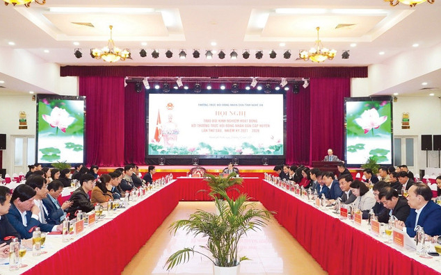 Hướng về cơ sở, lắng nghe ý kiến, kiến nghị cử tri