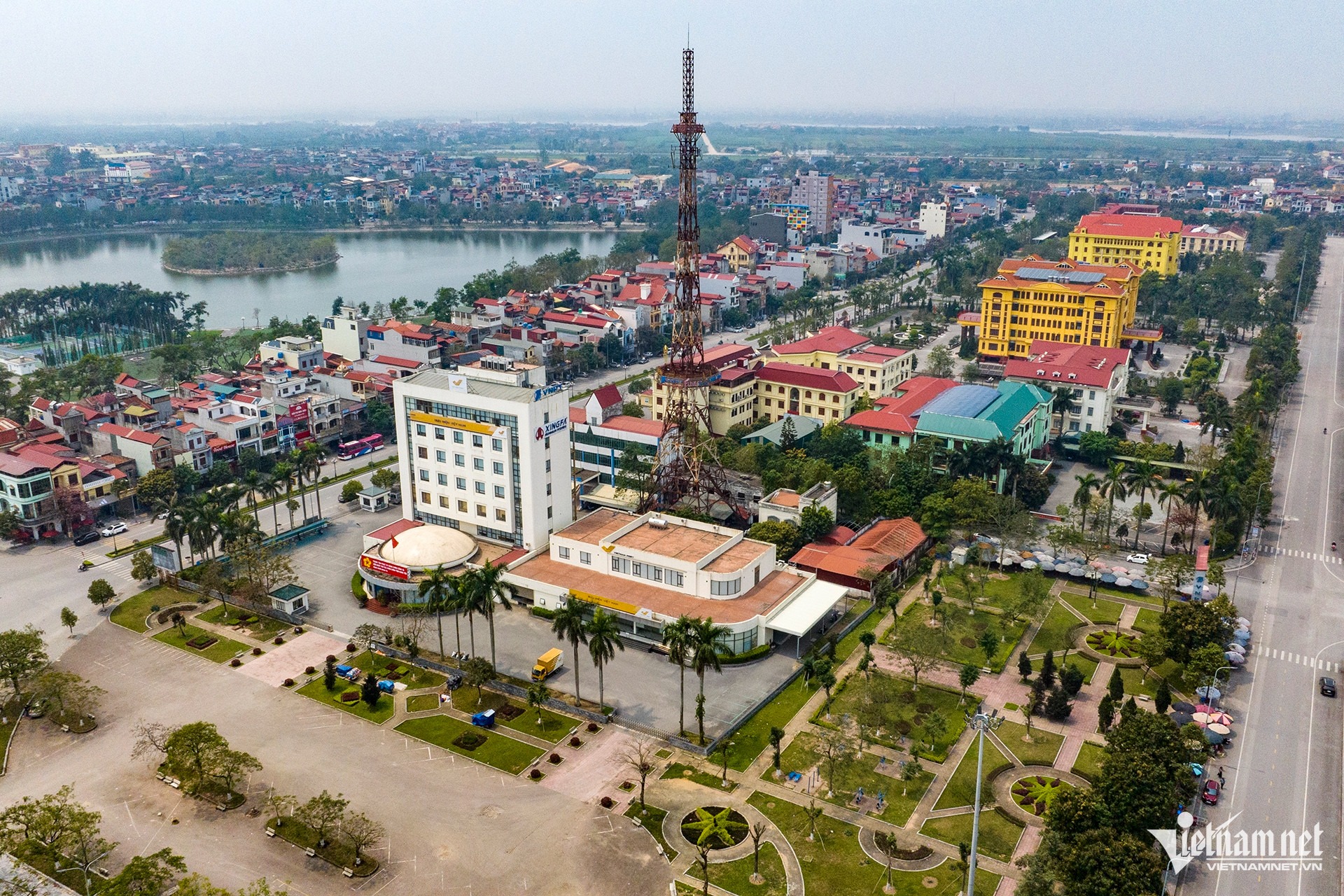 w-hung-yen-71428.jpg?width=0&s=mBs6qAe-rb_28e5yg6ePmg