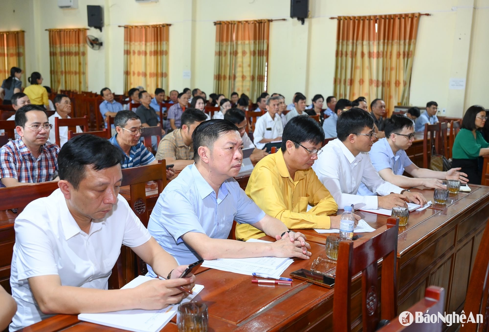 bna_ko-logo-tiep-xuc-cu-tri-nghi-loc-4.jpg