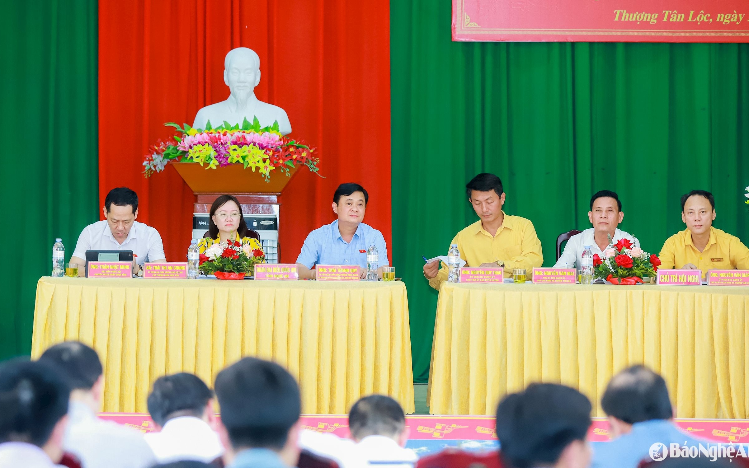 Cử tri huyện Nam Đàn đề nghị ưu tiên sử dụng trụ sở dôi dư làm cơ sở y tế, giáo dục, không gian cộng đồng