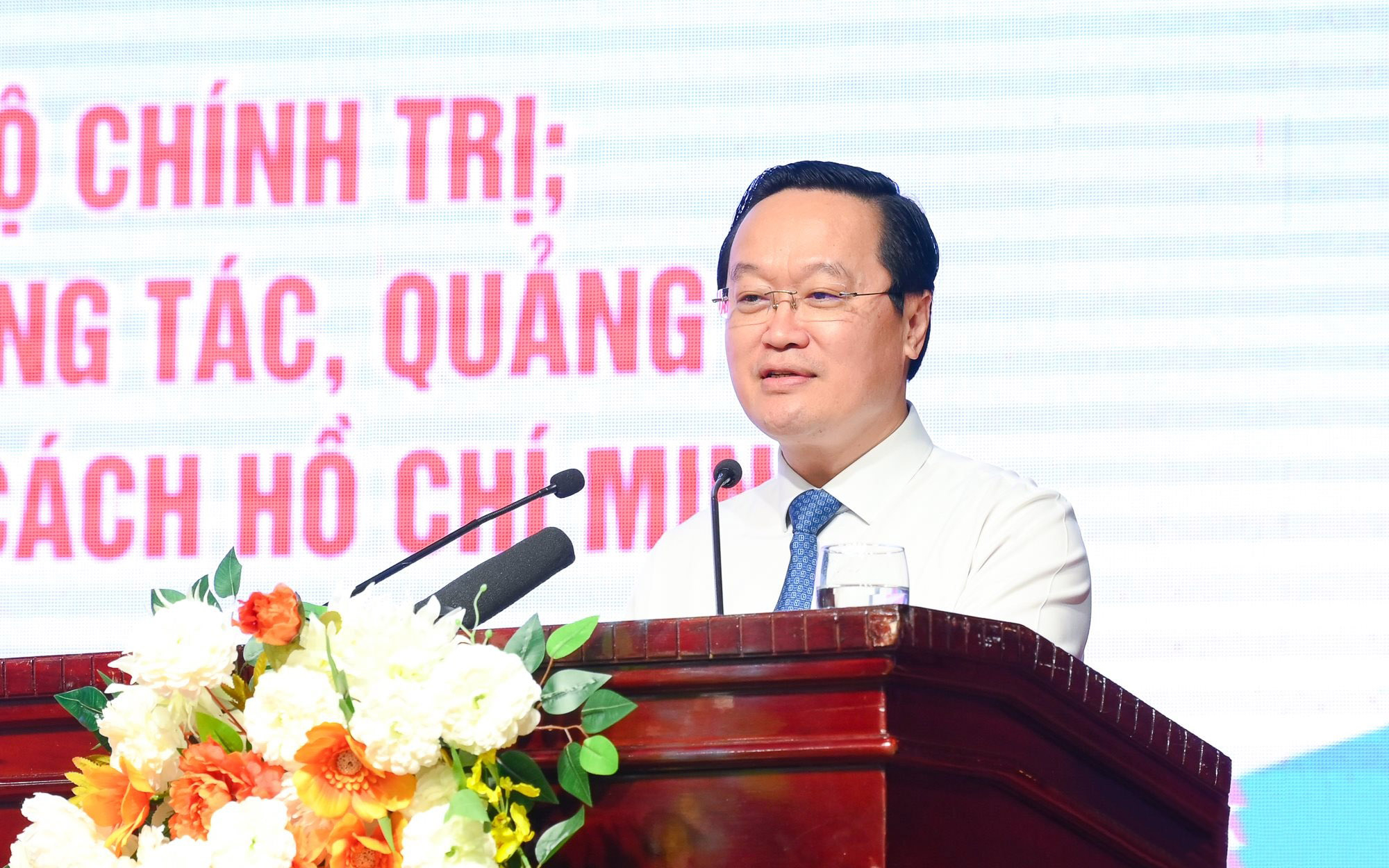 Hành động thiết thực nhất, trách nhiệm cao nhất, tình cảm sâu sắc nhất với Bác Hồ kính yêu *