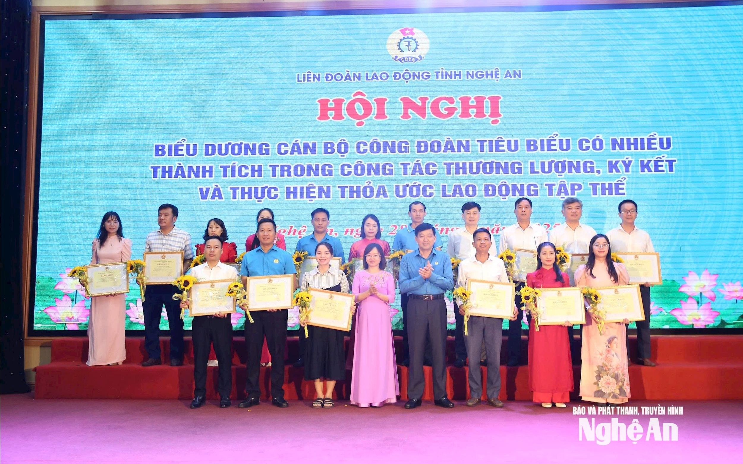 Công bố quyết định thành lập 23 Công đoàn xã, phường tại Nghệ An