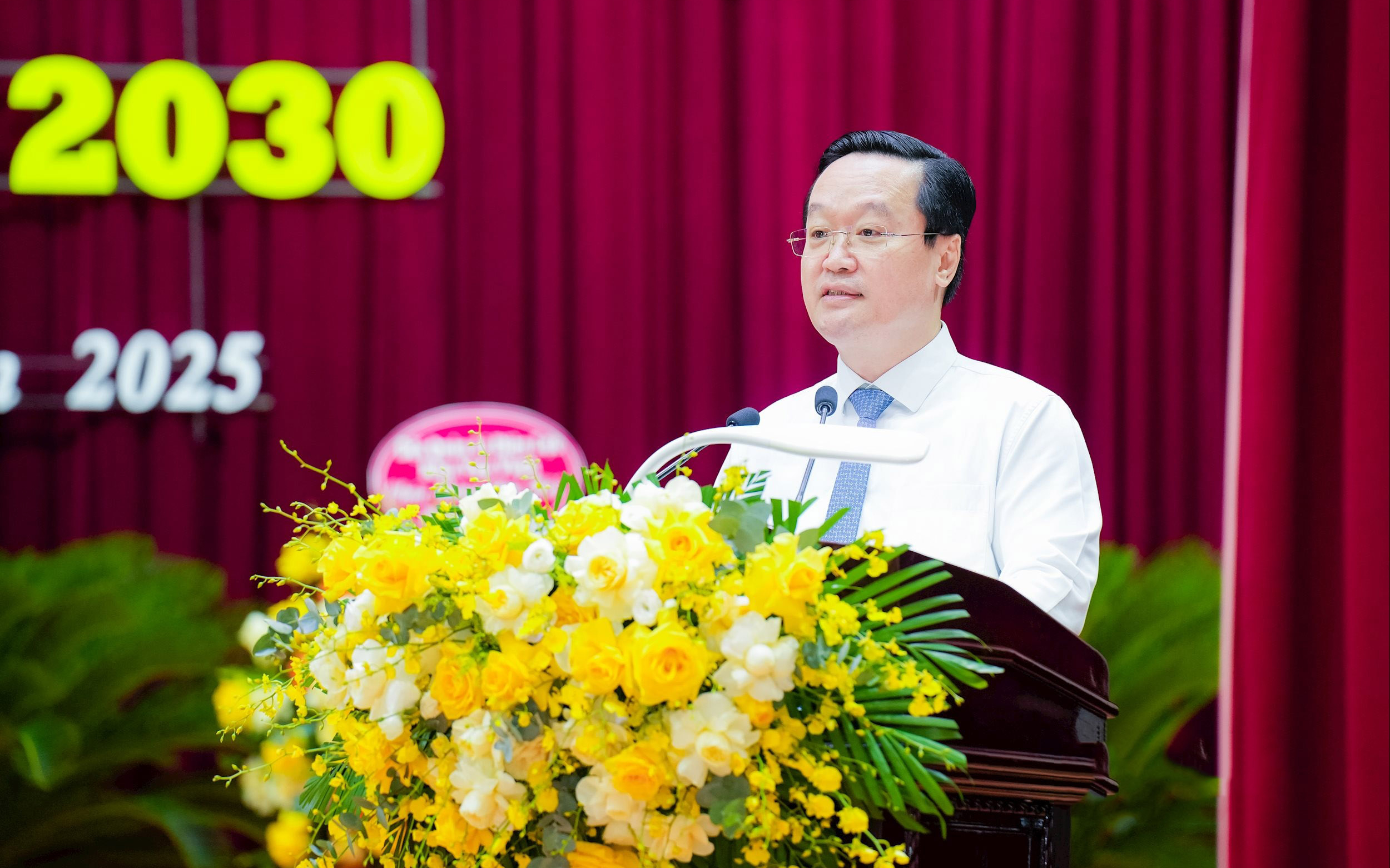 Định hướng rõ tầm nhìn dài hạn, thiết kế lại cấu trúc không gian, động lực phát triển đô thị Thành Vinh mới *