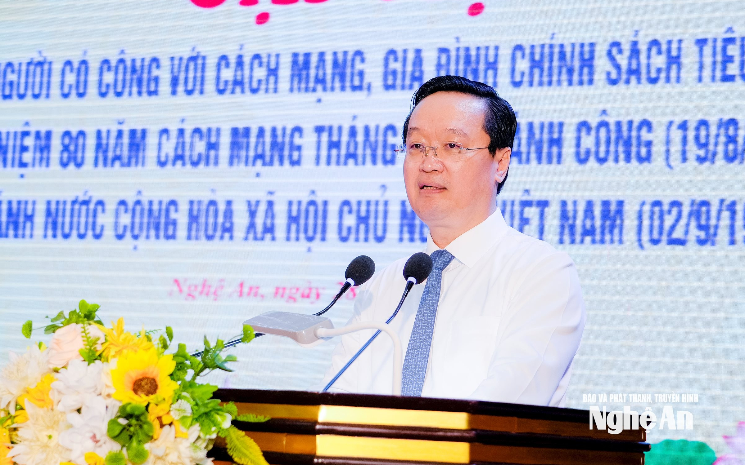 Bồi đắp lòng tự hào, tự tôn dân tộc, hun đúc khát vọng phát triển quê hương, đất nước *