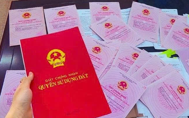 Quan tâm hướng dẫn thủ tục cấp giấy chứng nhận quyền sử dụng đất cho người dân