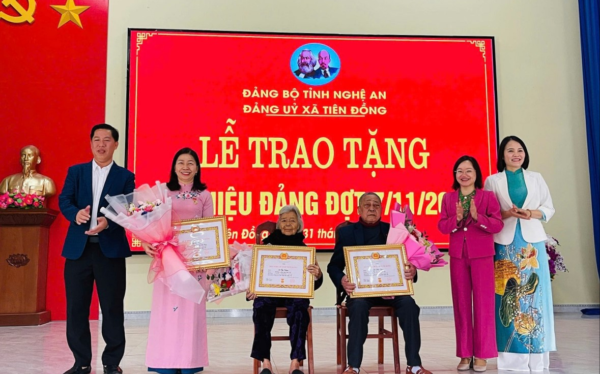 Đồng chí Thái Thị An Chung dự Hội nghị tổng kết công tác xây dựng Đảng năm 2025, triển khai nhiệm vụ năm 2026 tại xã Tiên Đồng