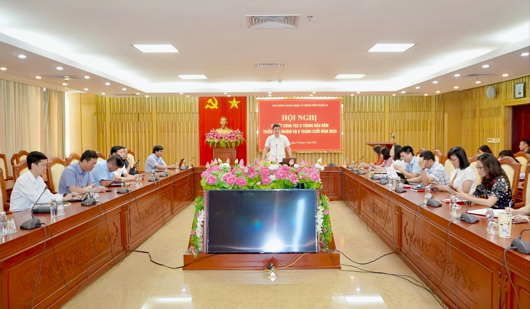 van-phong-doan-dbqh-va-hdnd-tinh-so-ket-cong-tac-6-thang-dau-nam-trien-khai-nhiem-vu-6-thang-cuoi-nam-2025.jpg