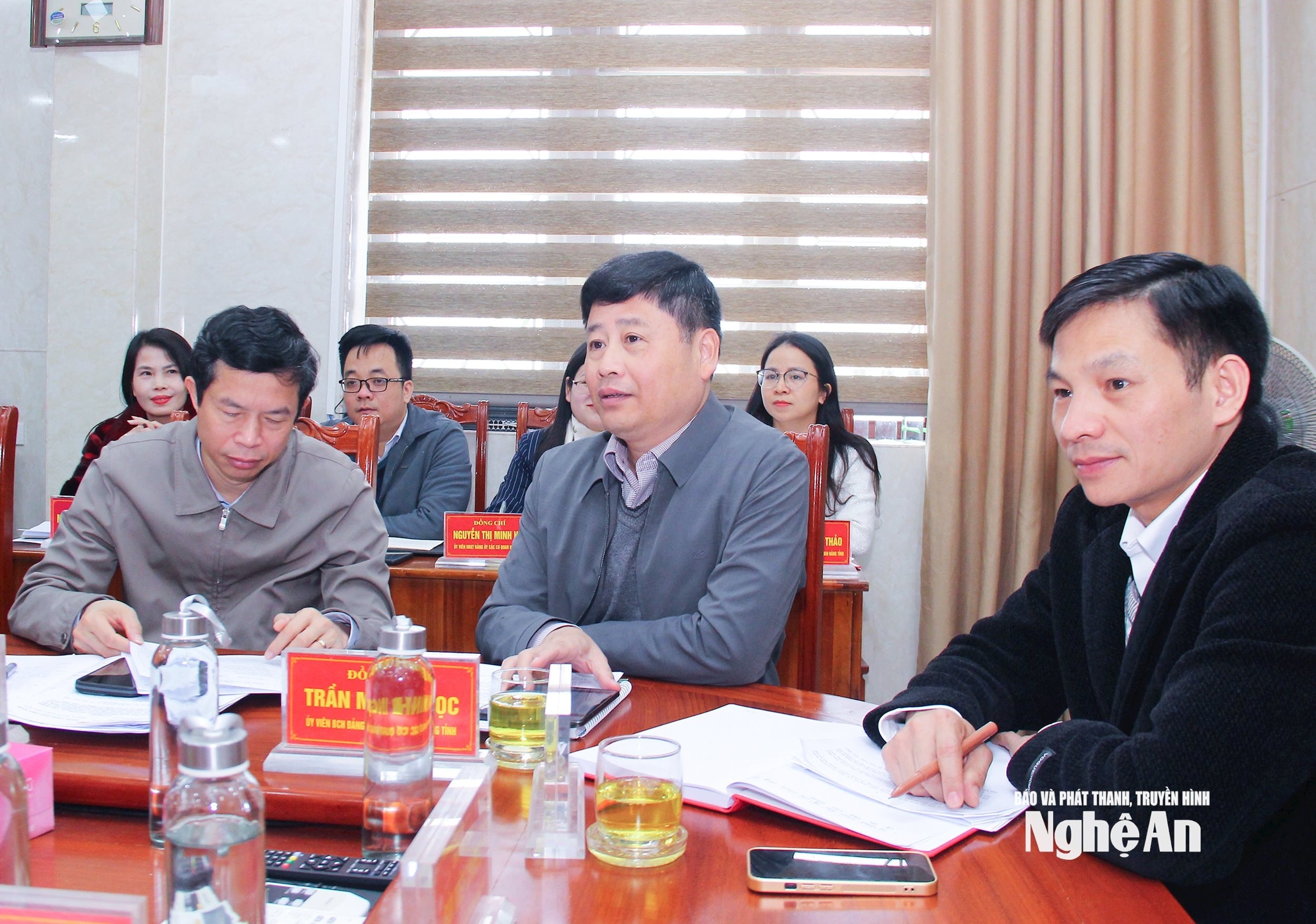 bna_-cac-dong-chi-uy-vien-ban-chap-hanh-dang-uy-cac-co-quan-dang-tinh.jpg