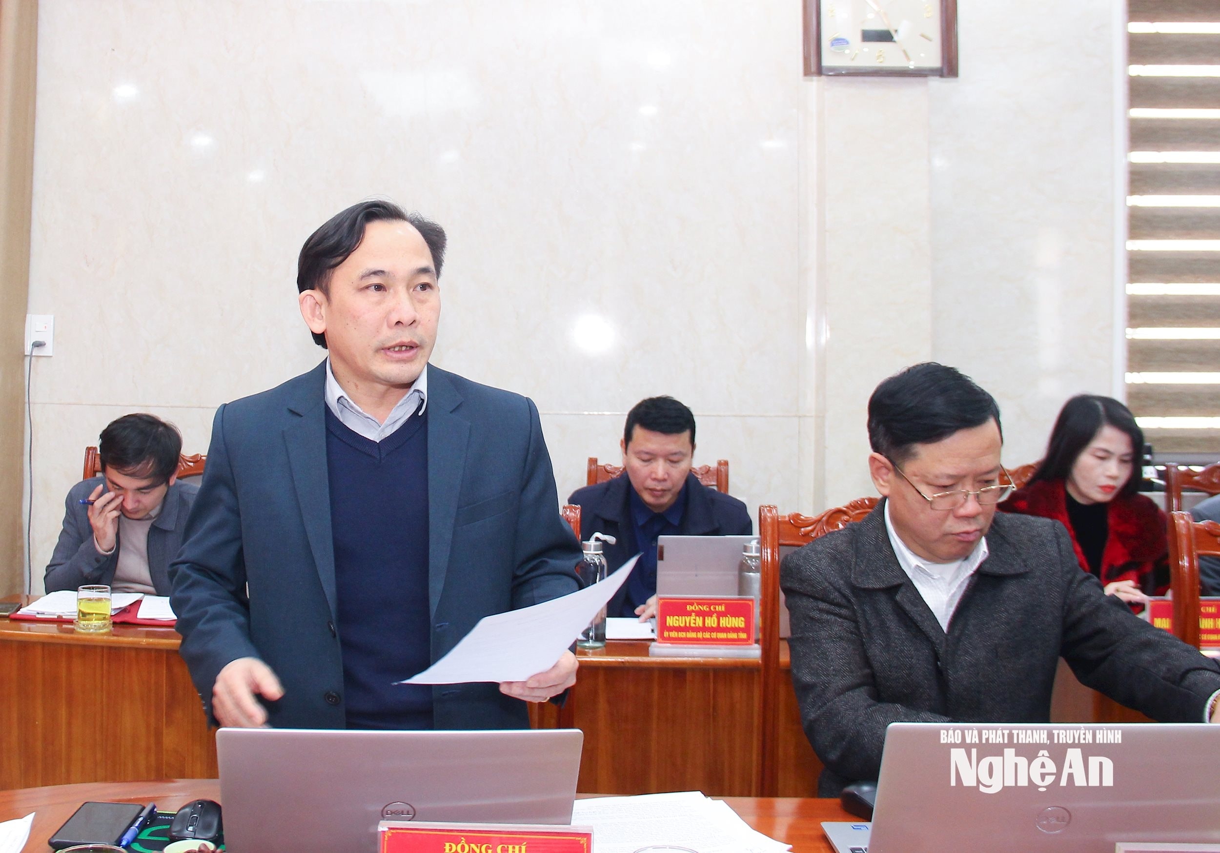 bna_-pho-bi-thu-dang-uy-cac-co-quan-dang-tinh-ngo-dinh-vien-tham-gia-y-kien-vao-du-thao-de-an-chuyen-doi-so.-anh-mai-hoa(1).jpg