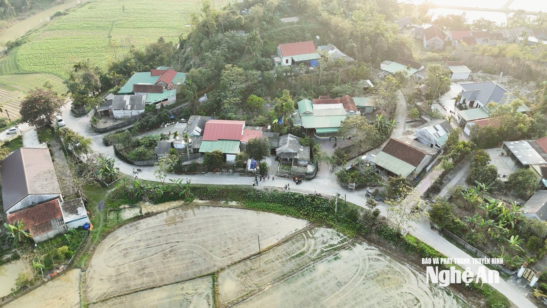 bna_kh-dan-cu-tai-xa-hoa-quan-nam-tren-huong-tuyen-cao-toc-vinh-thanh-thuy_1-ac8e65df53c203e1adf5106c28b0b2d1.jpg