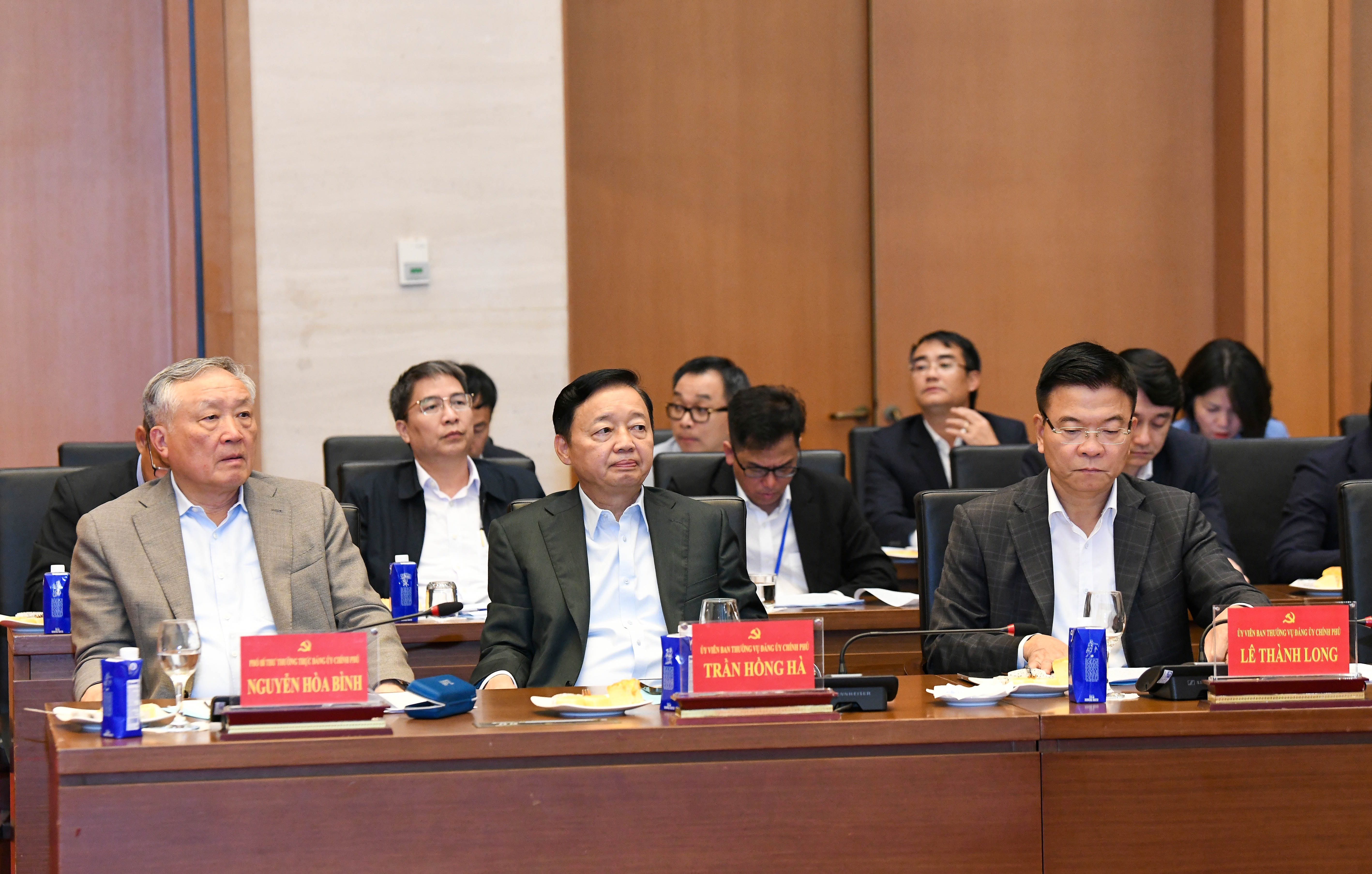 cac-dai-bieu-du-hoi-nghidsc_4178.jpg