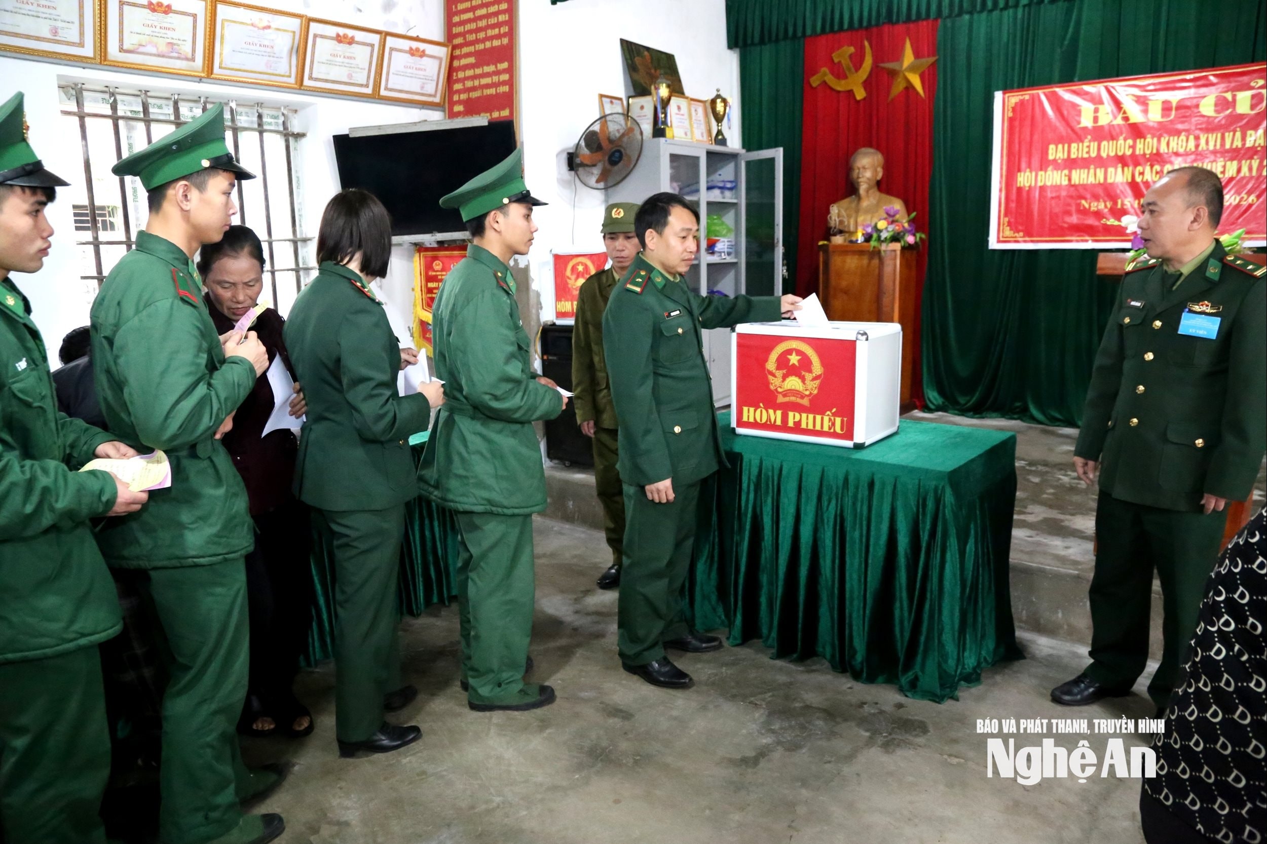 bna_hoang-phau.jpg