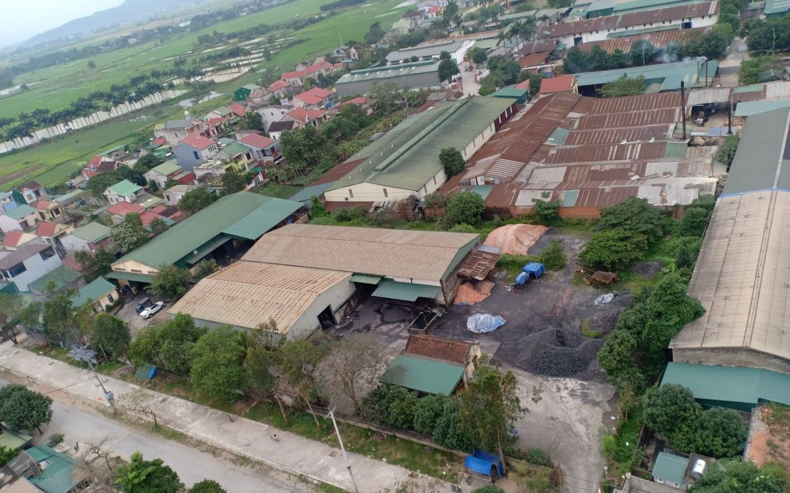 Cử tri phường Thành Vinh phản ánh tình trạng ô nhiễm môi trường và sử dụng đất không hiệu quả tại Cụm công nghiệp Đông Vĩnh