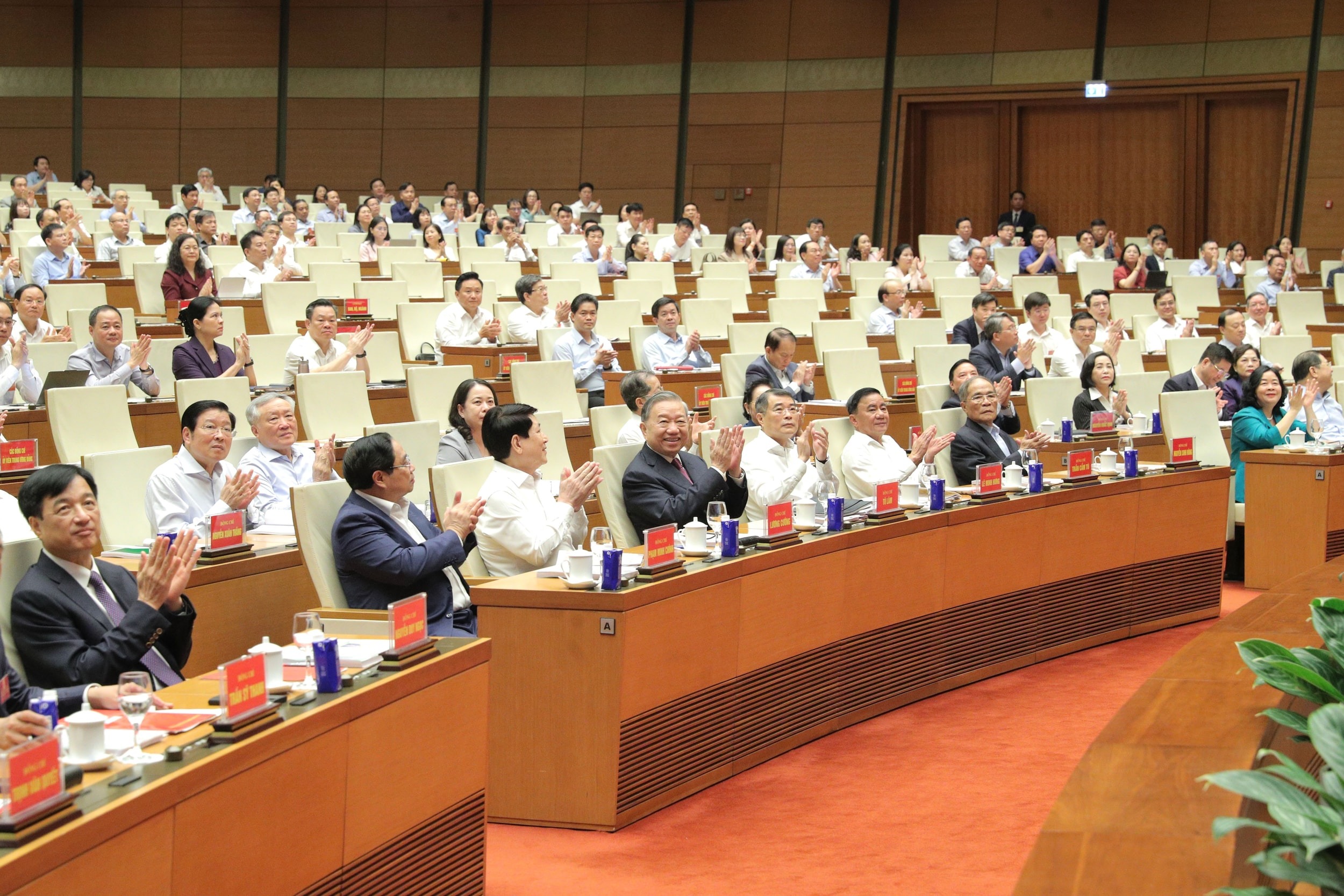 tong-bi-thu-to-lam-du-1.jpg