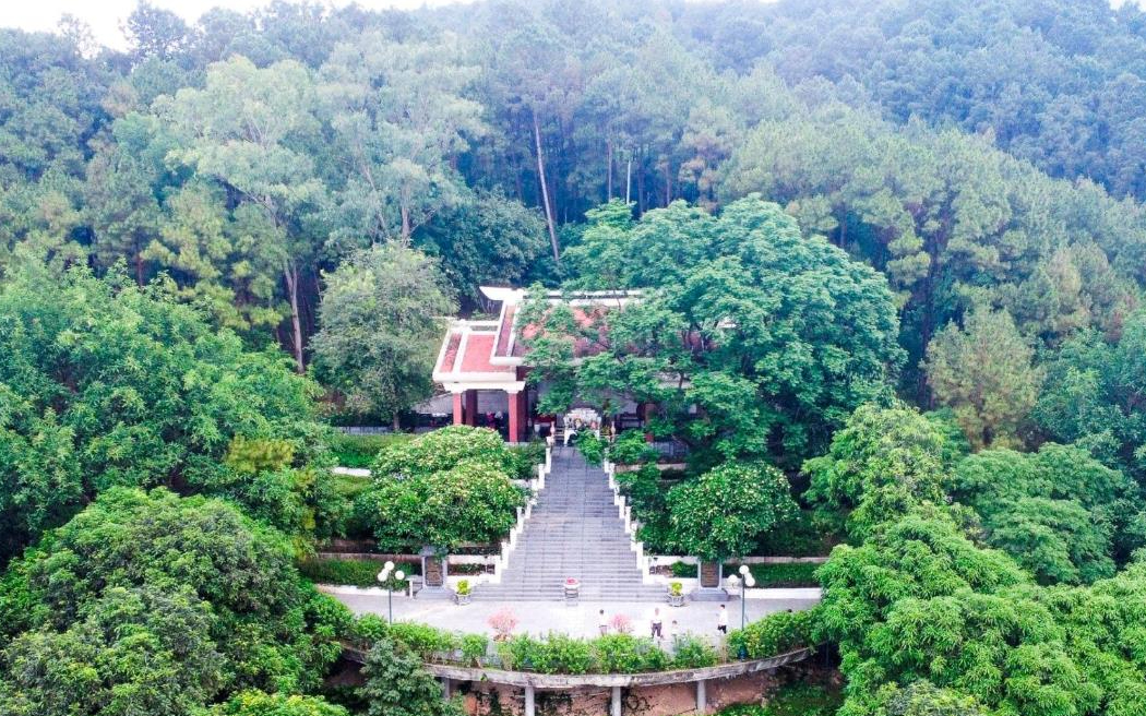 Tiếng thoi dệt mây trên đỉnh Đại Huệ