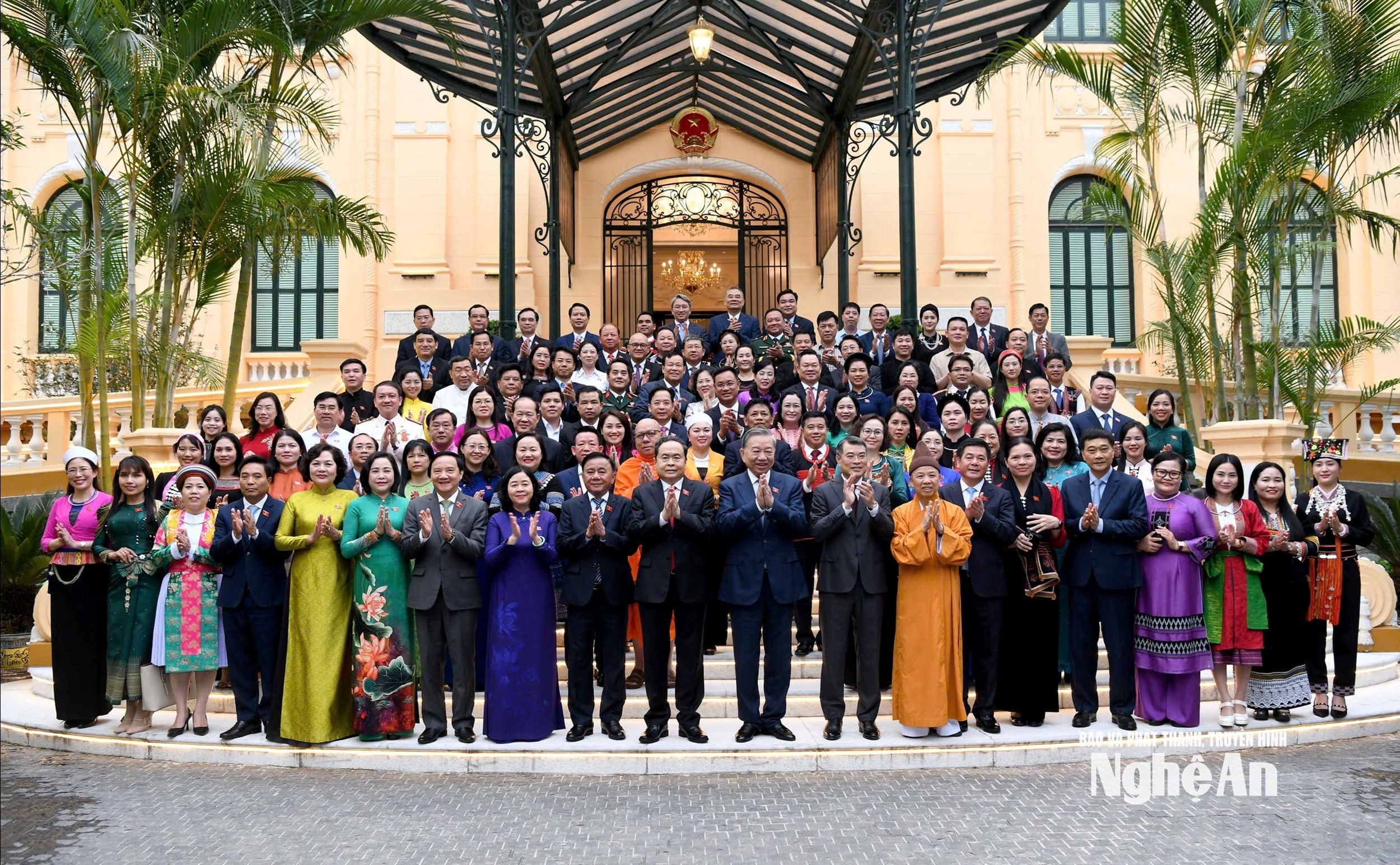 bna_-dbqh-dong-bao-dan-toc-ts-tai-le-gap-mat-lanh-dao-dang-nha-nuoc.jpg