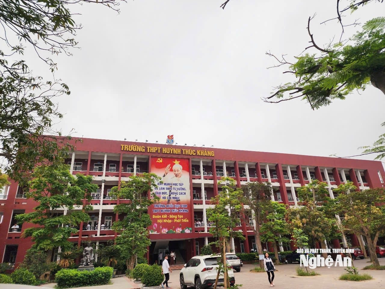 bna_nam-nay-truong-thpt-huynh-thuc-khang-se-tuyen-sinh-25-lop-tang-7-lop-so-voi-nam-hoc-truoc.-anh-my-ha.jpg