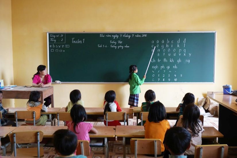 Quan tâm thu hút giáo viên giỏi, sinh viên xuất sắc về giảng dạy tại vùng khó khăn