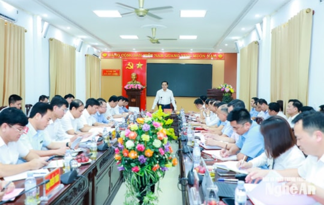 Chủ tịch UBND tỉnh Võ Trọng Hải làm việc với lãnh đạo các xã Quỳ Châu, Châu Tiến, Hùng Chân, Châu Bình
