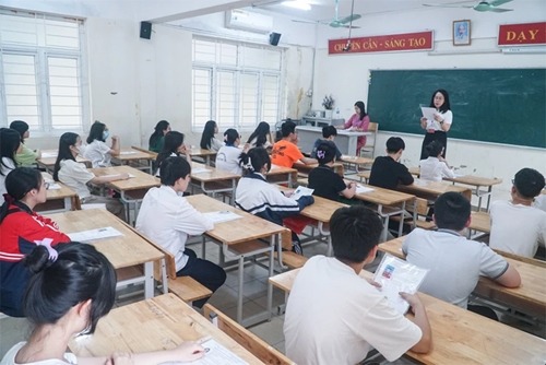 Cử tri kiến nghị tháo gỡ khó khăn trong thực hiện dạy học 2 buổi/ngày
