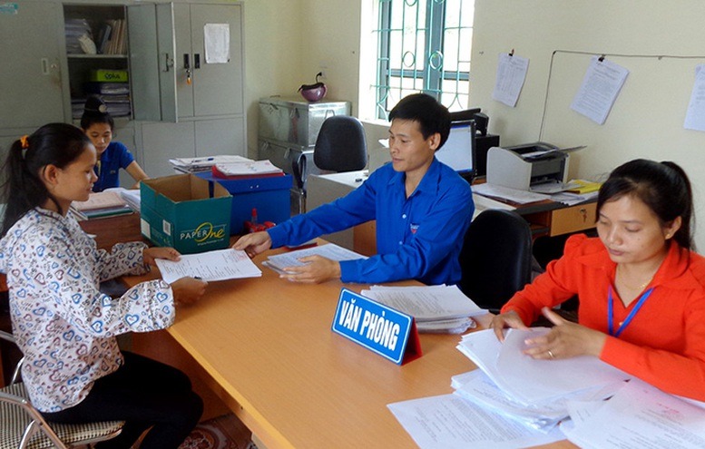 Cử tri kiến nghị sớm bổ sung biên chế, nâng cao năng lực đội ngũ công chức cấp xã