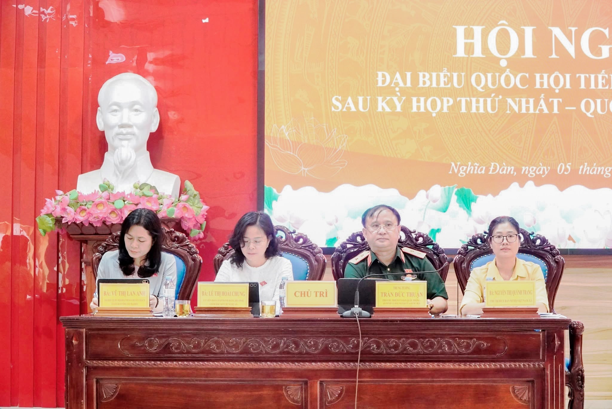 Sớm điều chỉnh tiền lương, nâng mức phụ cấp cho cán bộ cấp xã