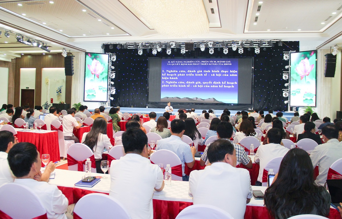 Tập huấn, bồi dưỡng kỹ năng hoạt động đối với đại biểu HĐND các cấp tỉnh Nghệ An nhiệm kỳ 2026 - 2031