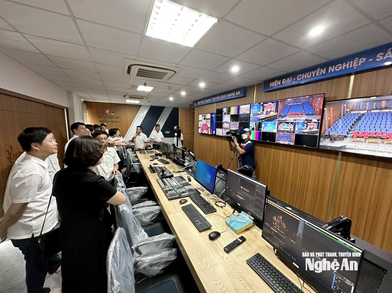 bna_phong-dieu-khien-truong-quay-s1-bao-va-ptth-nghe-an.jpg